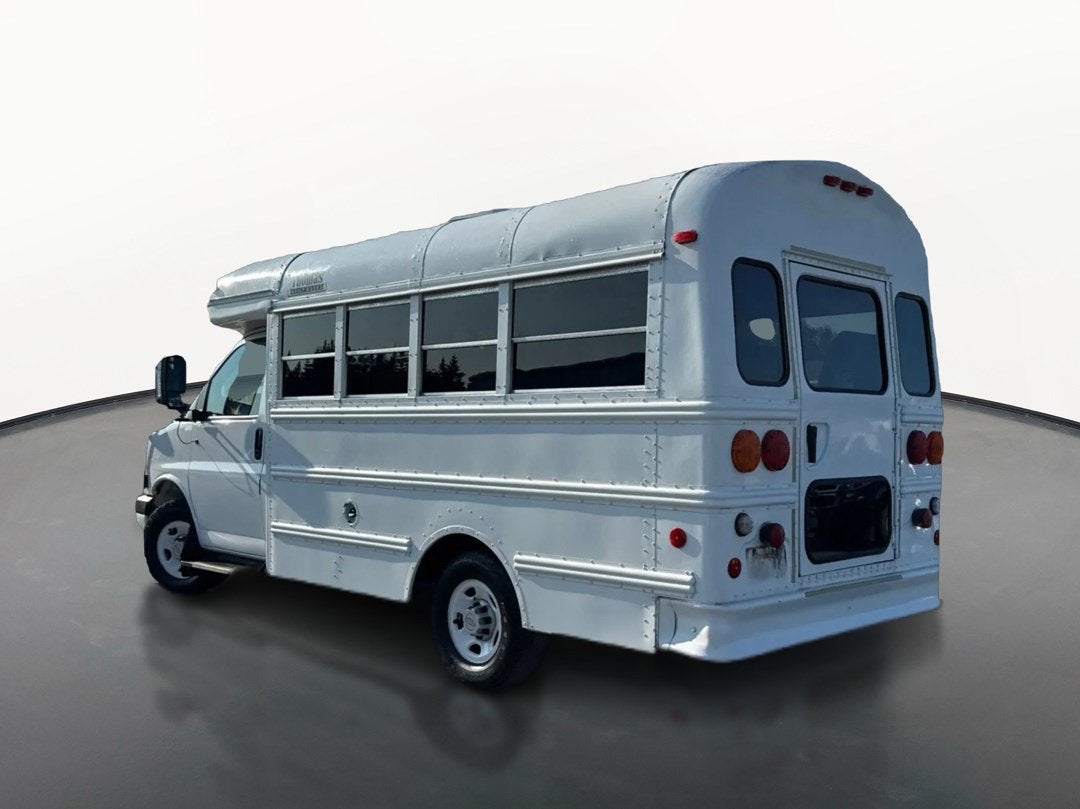 2005 Chevrolet Express Cutaway 3500 C6Y