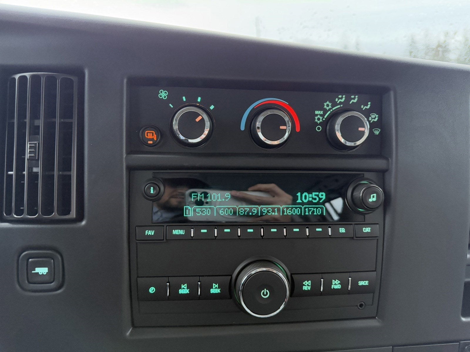 2024 Chevrolet Express Cargo 3500 WT