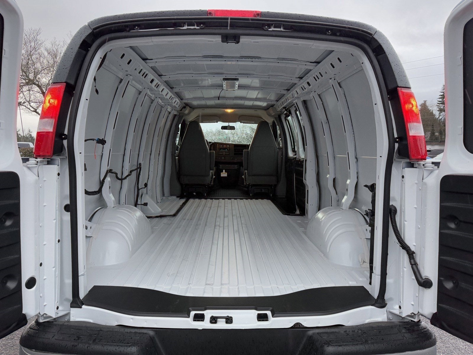 2024 Chevrolet Express Cargo 3500 WT