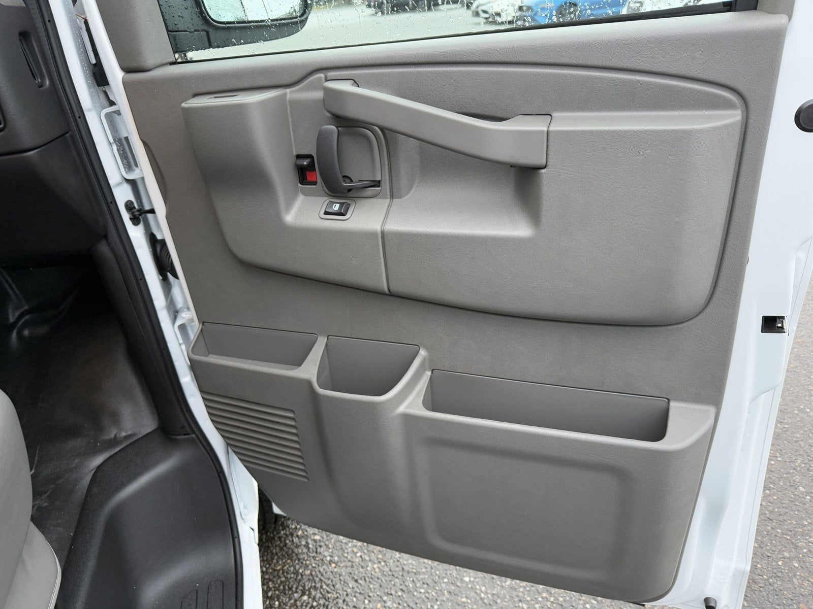 2024 Chevrolet Express Cargo 3500 WT