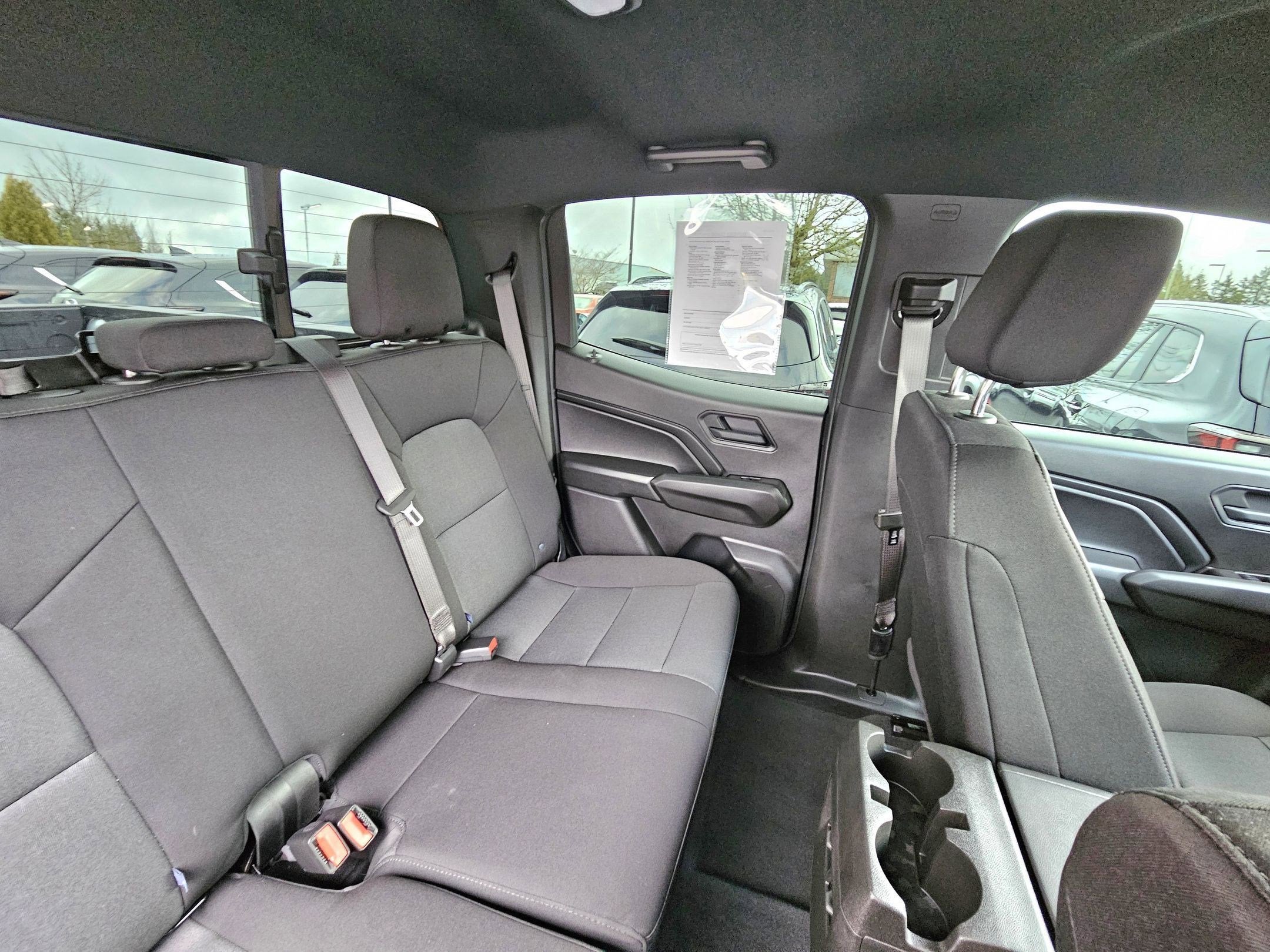 2025 Chevrolet Colorado WT/LT