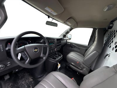 2025 Chevrolet Express Cargo WT