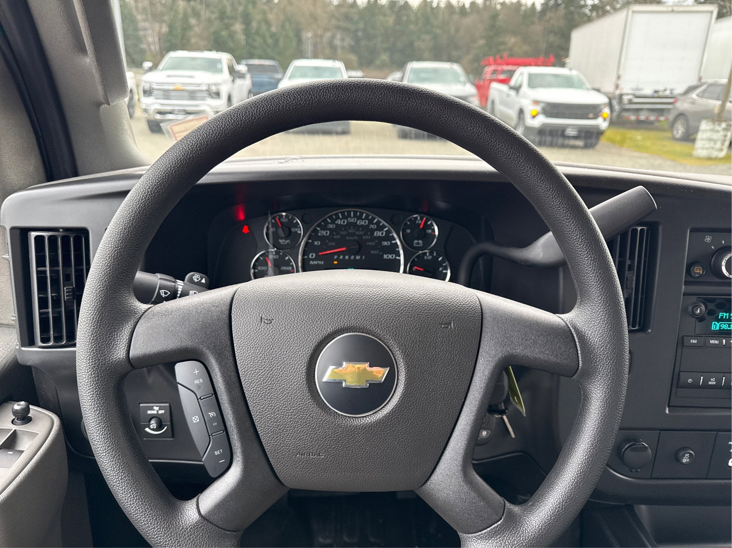 2025 Chevrolet Express Cargo WT