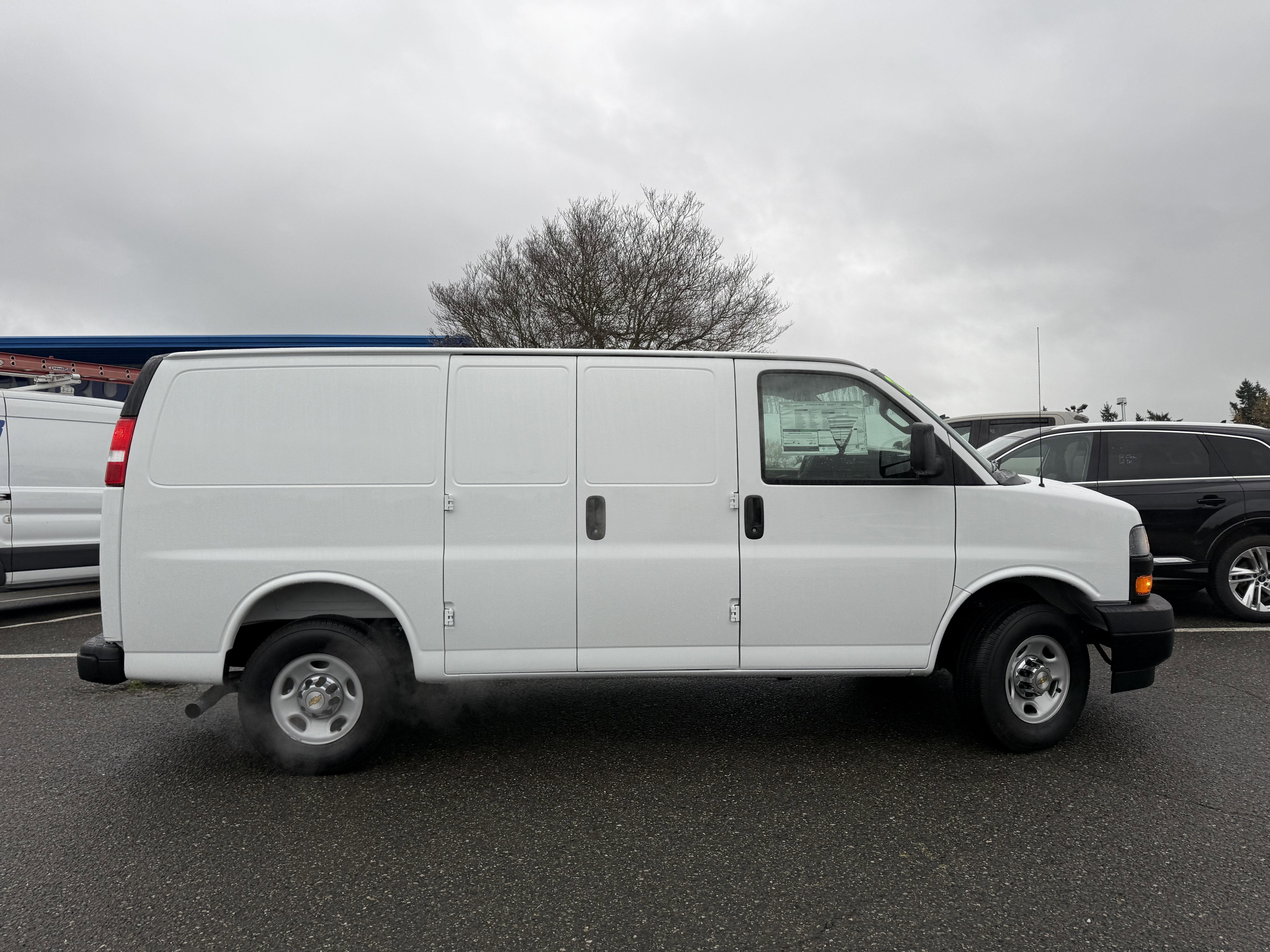 2025 Chevrolet Express Cargo 2500 WT