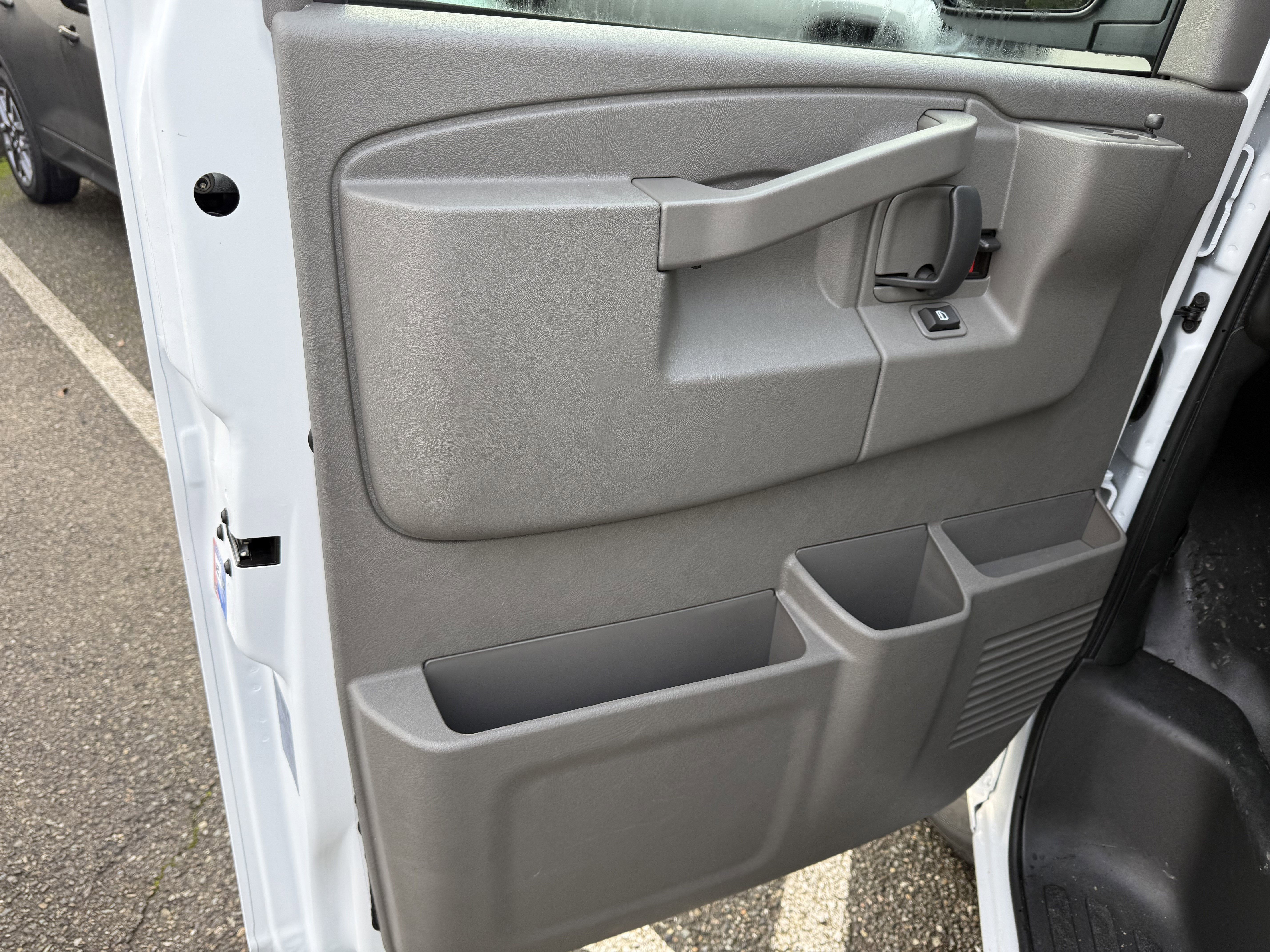 2025 Chevrolet Express Cargo 2500 WT