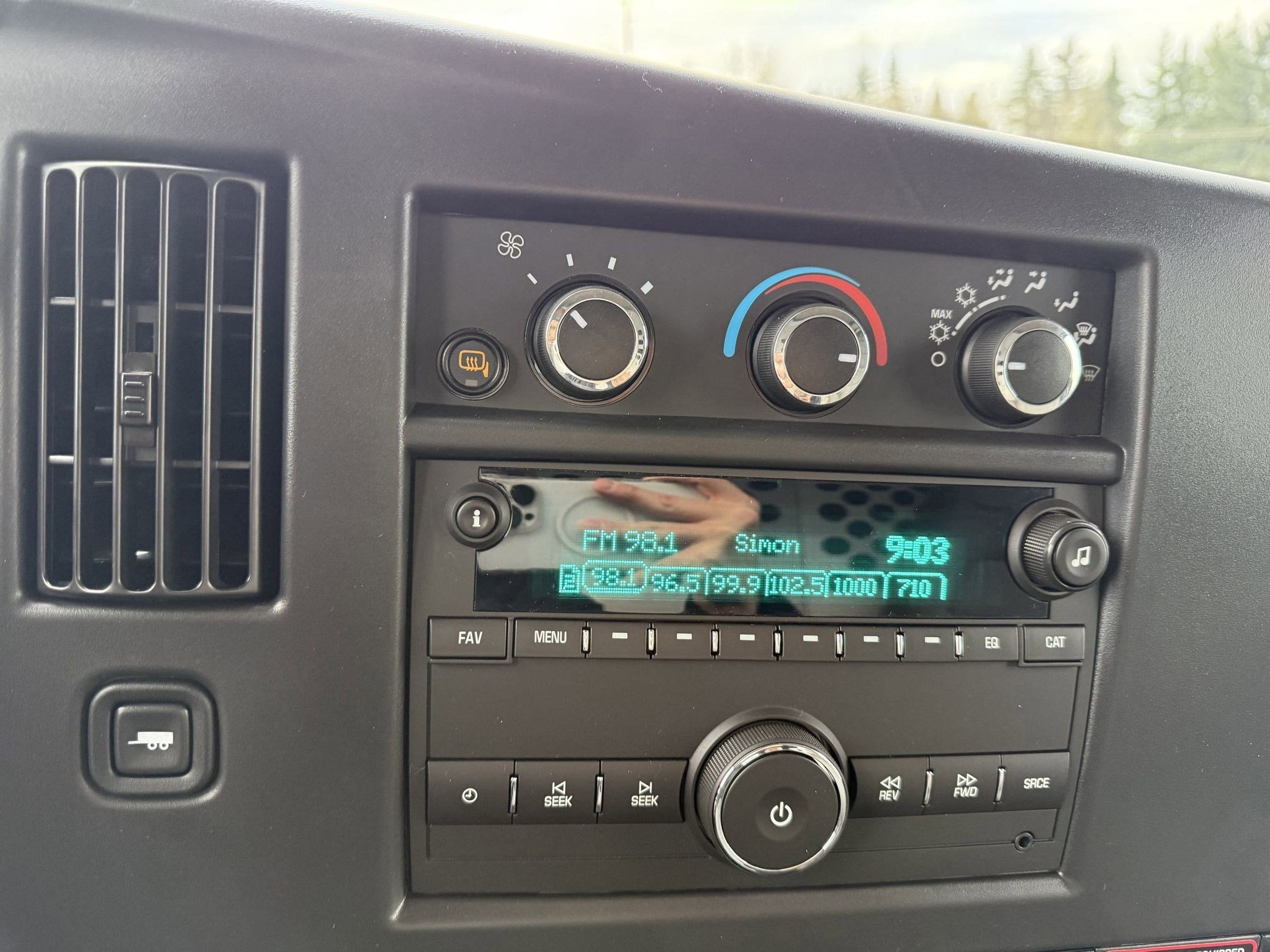 2025 Chevrolet Express Cargo WT