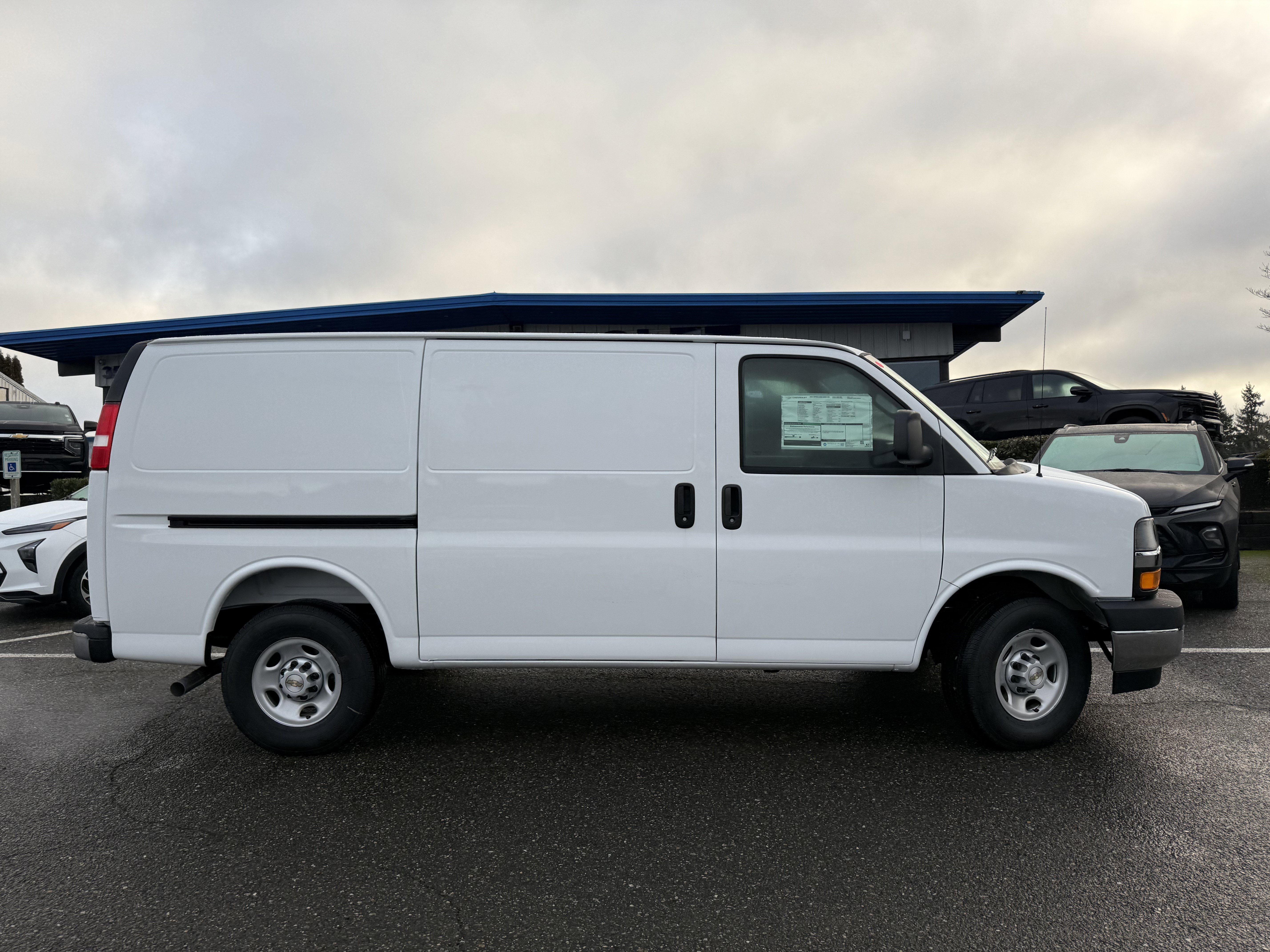 2025 Chevrolet Express Cargo 2500 WT