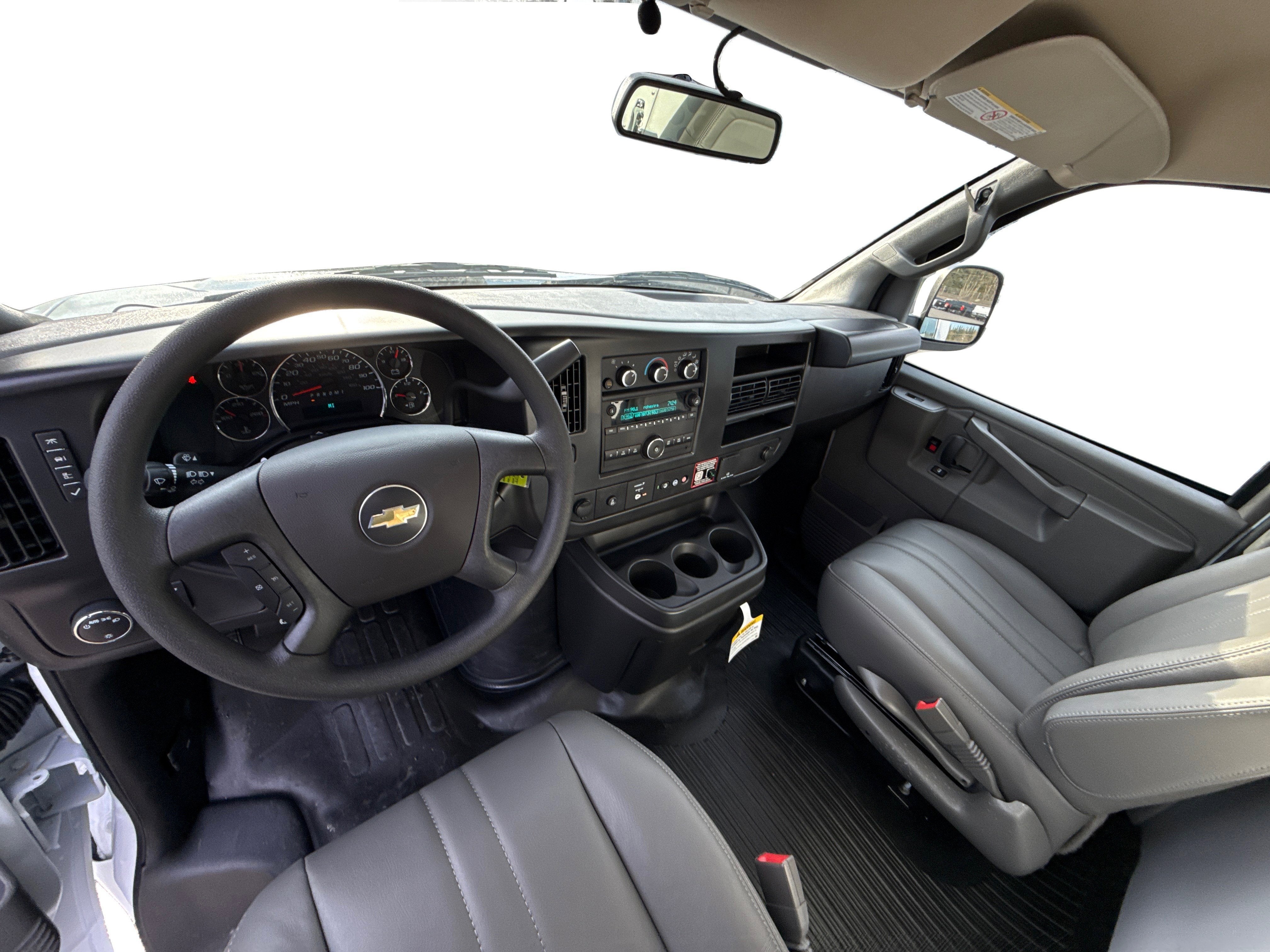 2025 Chevrolet Express Cargo WT