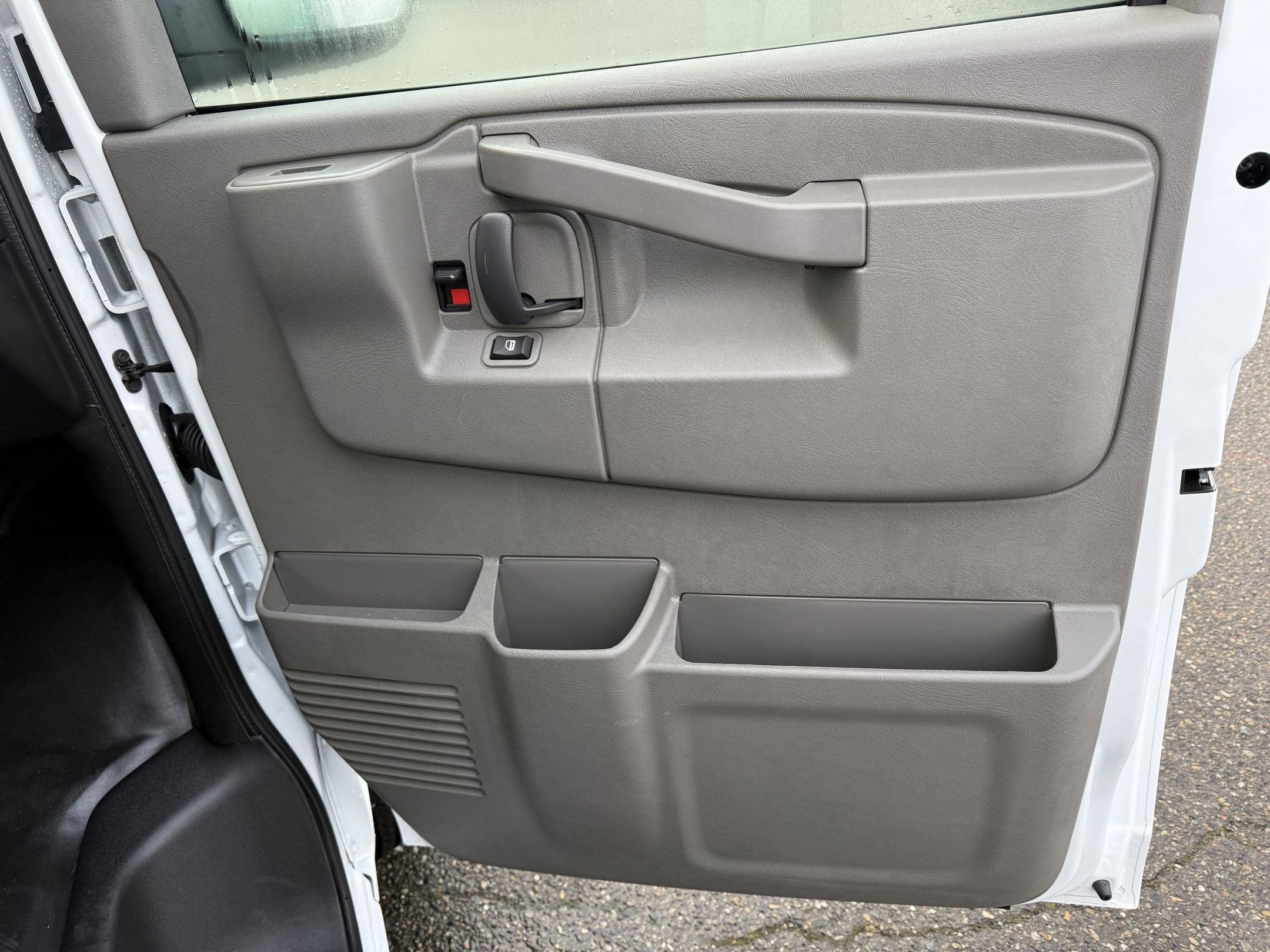 2025 Chevrolet Express Cargo 2500 WT