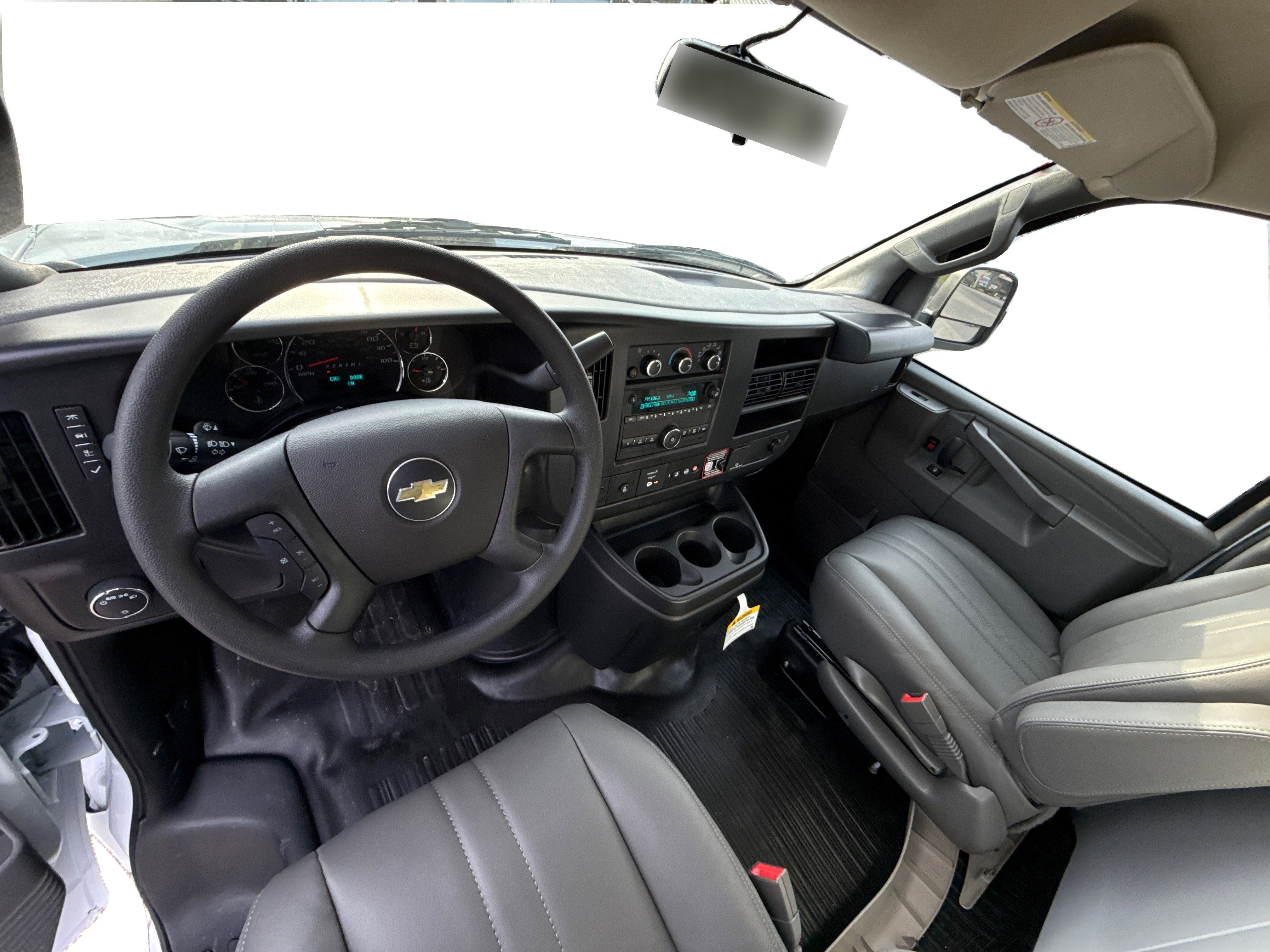 2025 Chevrolet Express Cargo WT