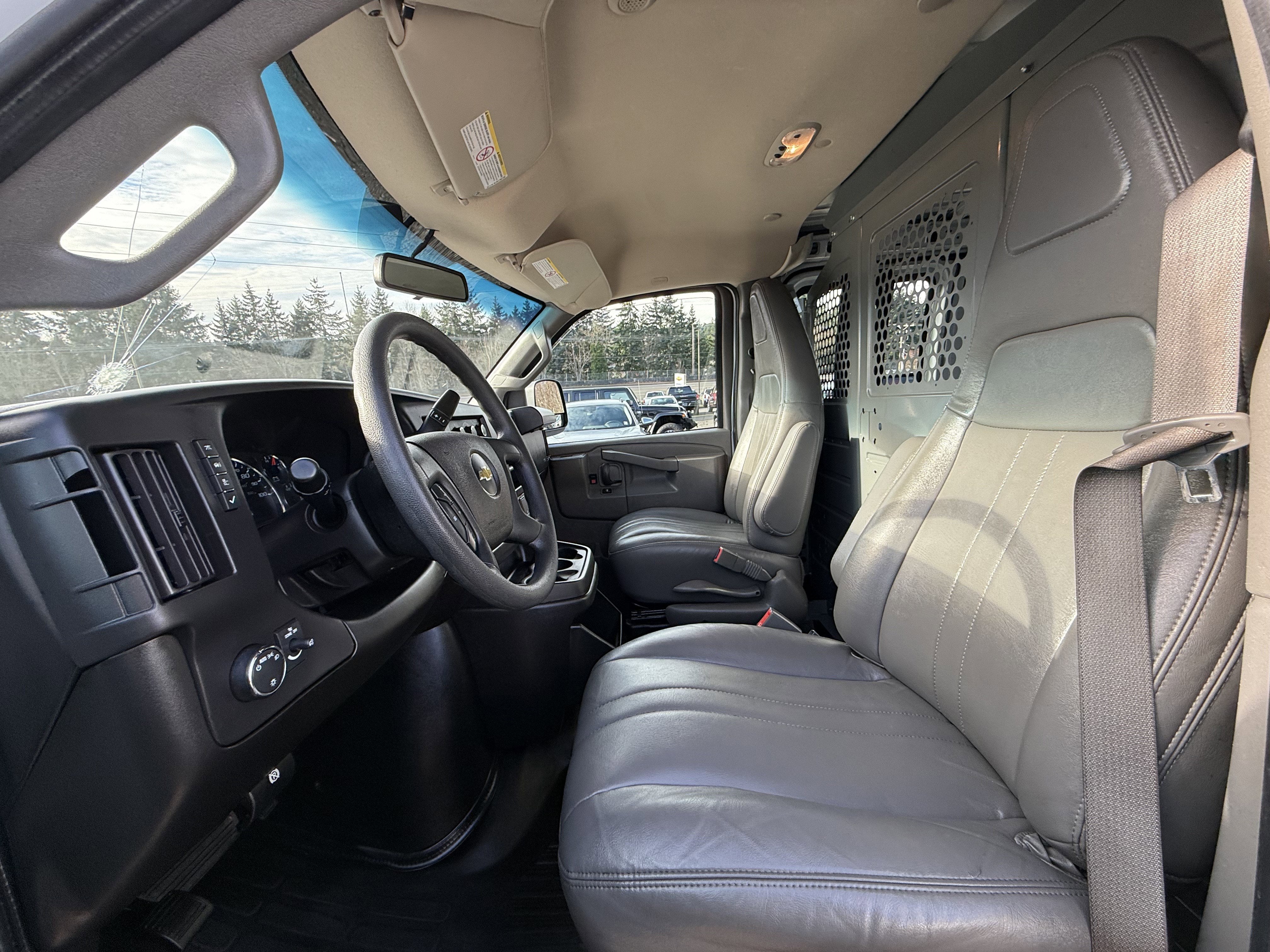 2022 Chevrolet Express Cargo 2500 WT