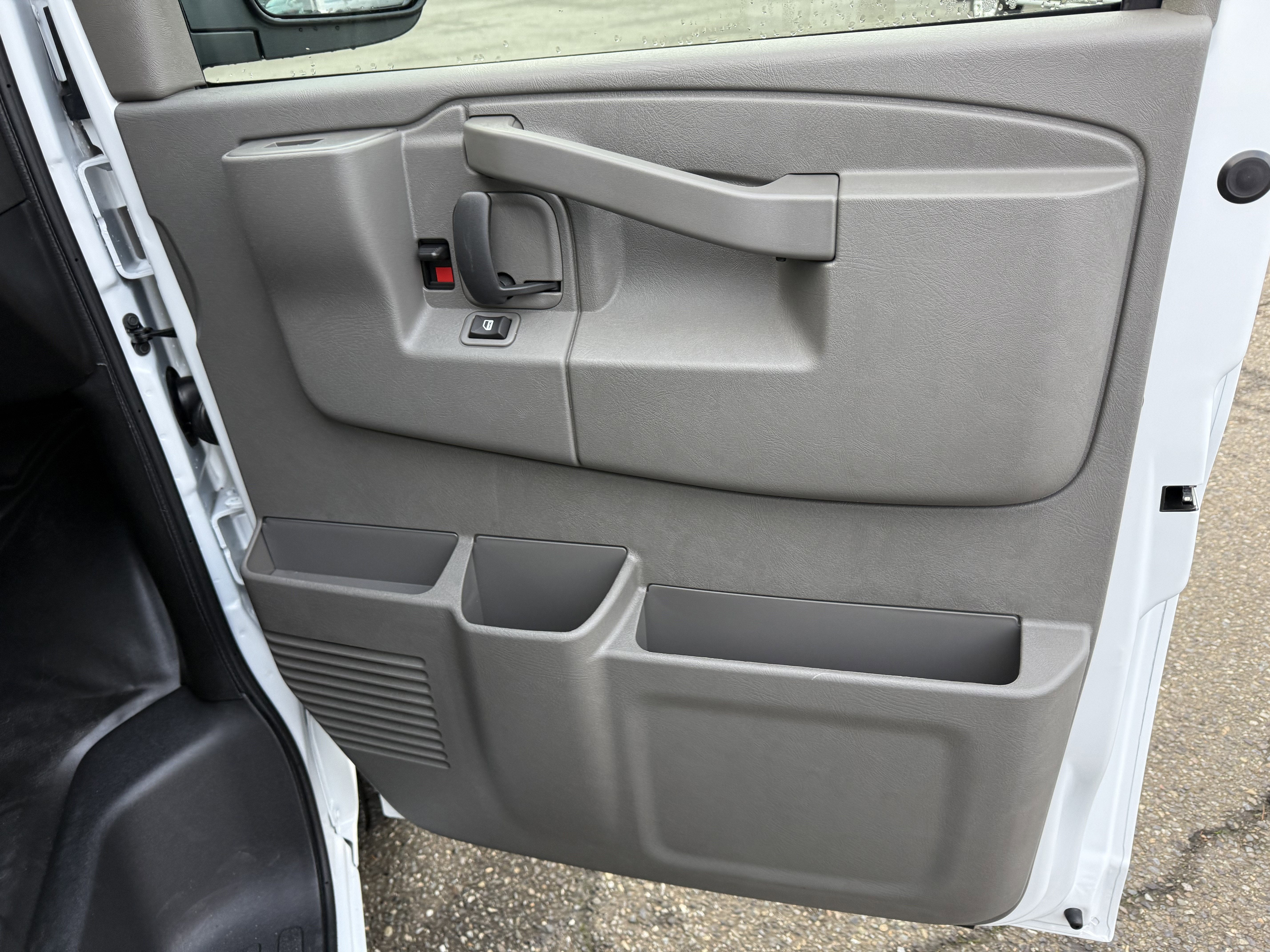 2025 Chevrolet Express Cargo 2500 WT