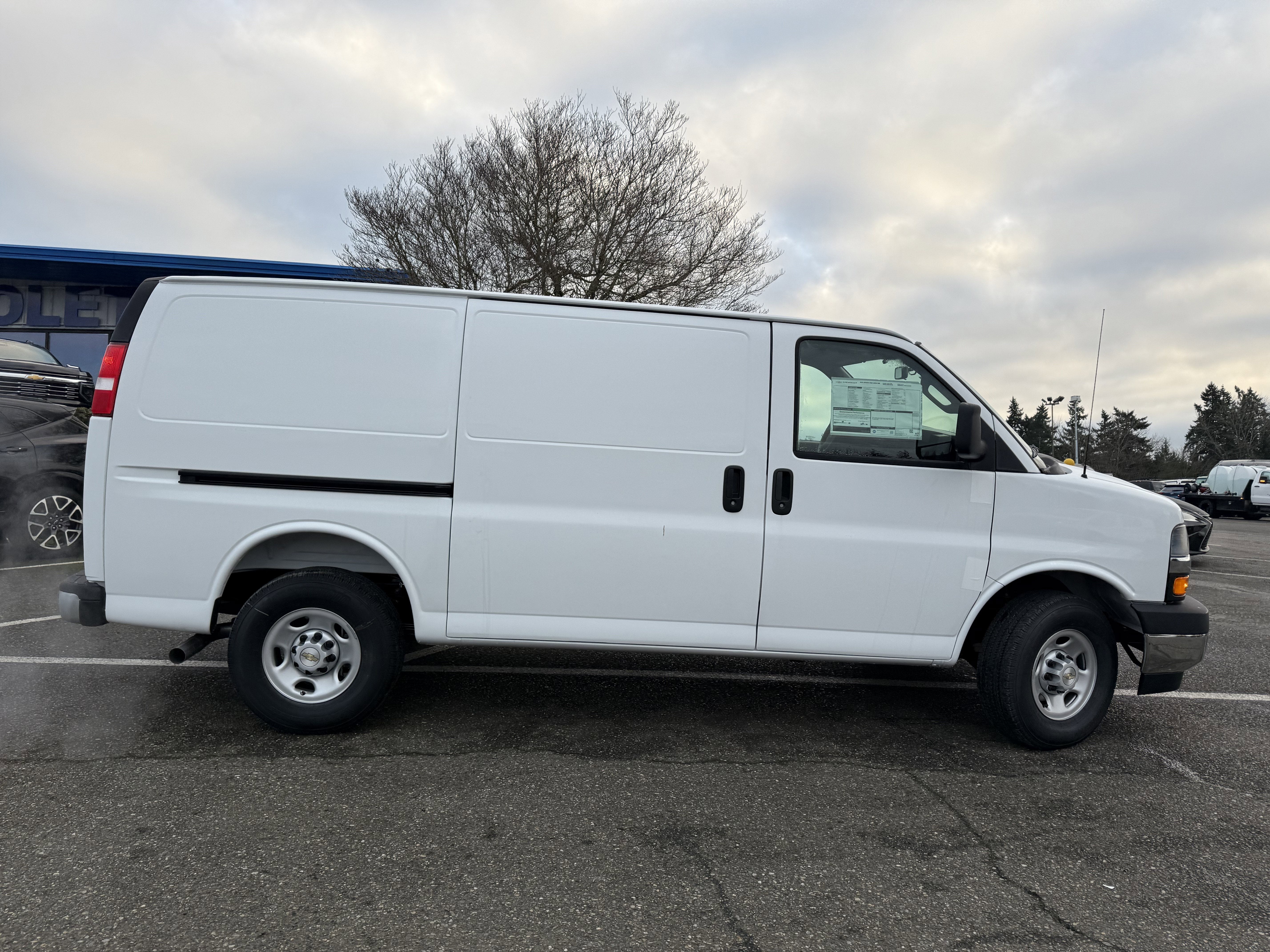 2025 Chevrolet Express Cargo 2500 WT