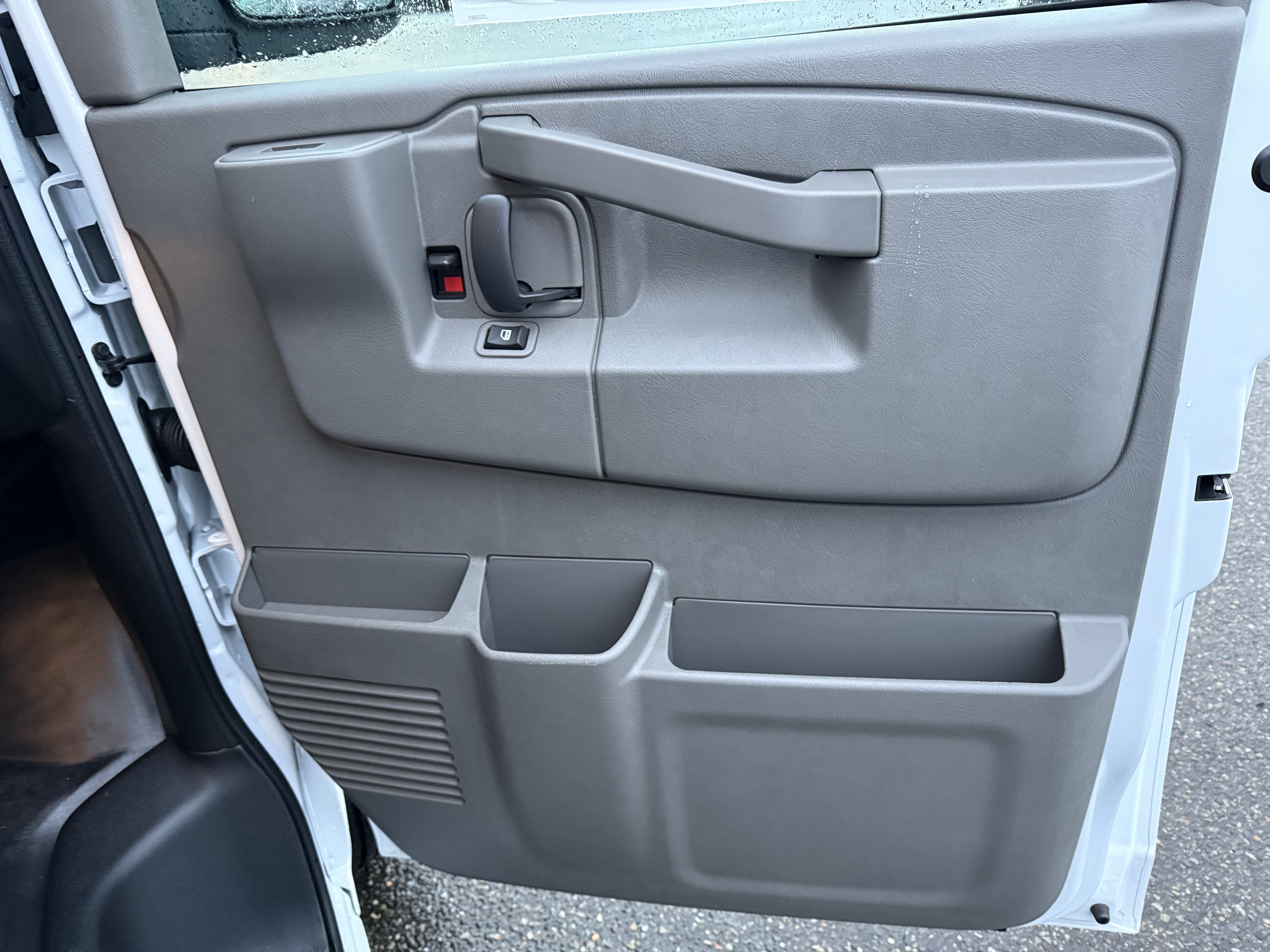 2025 Chevrolet Express Cargo 2500 WT