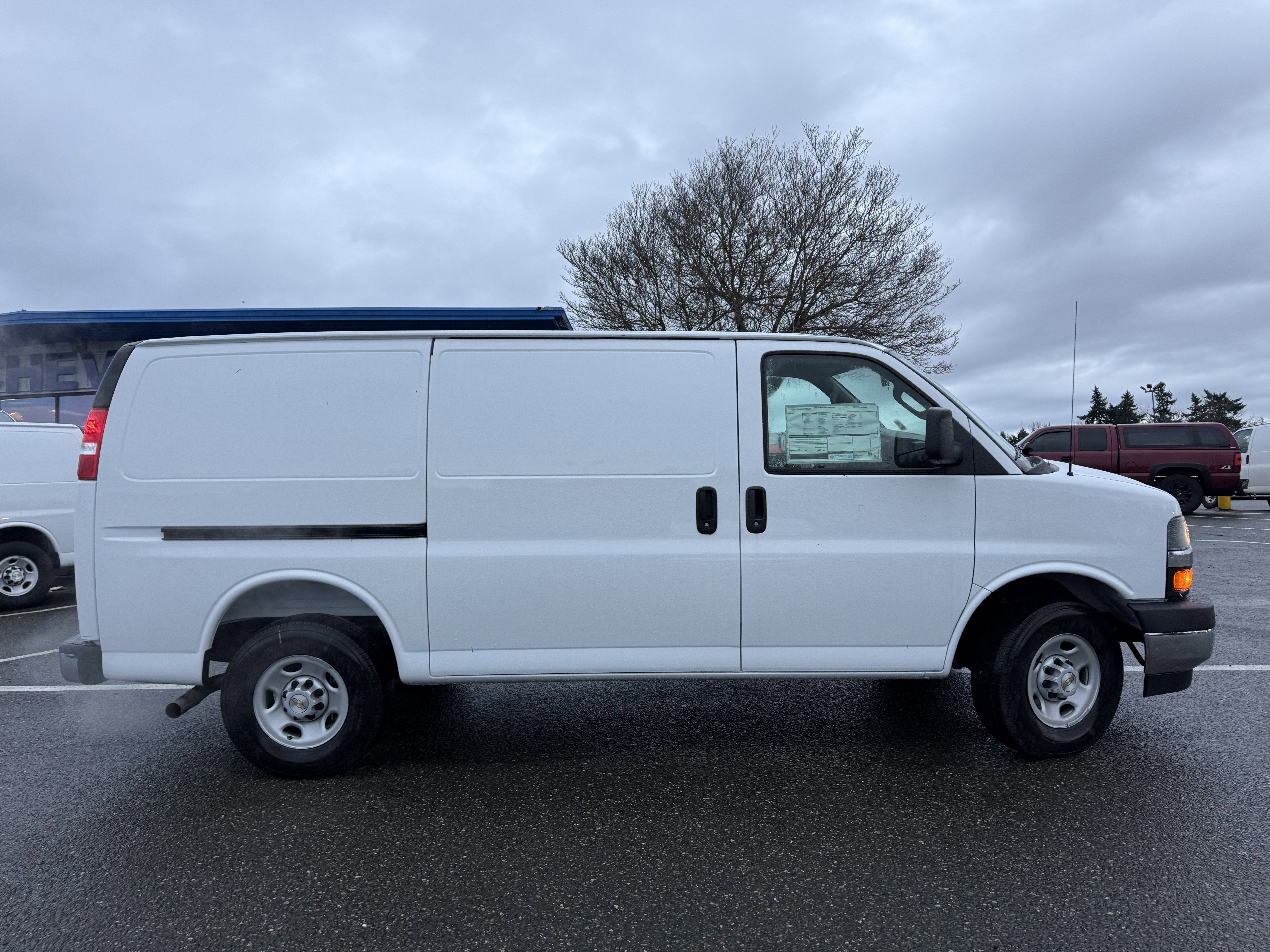 2025 Chevrolet Express Cargo 2500 WT
