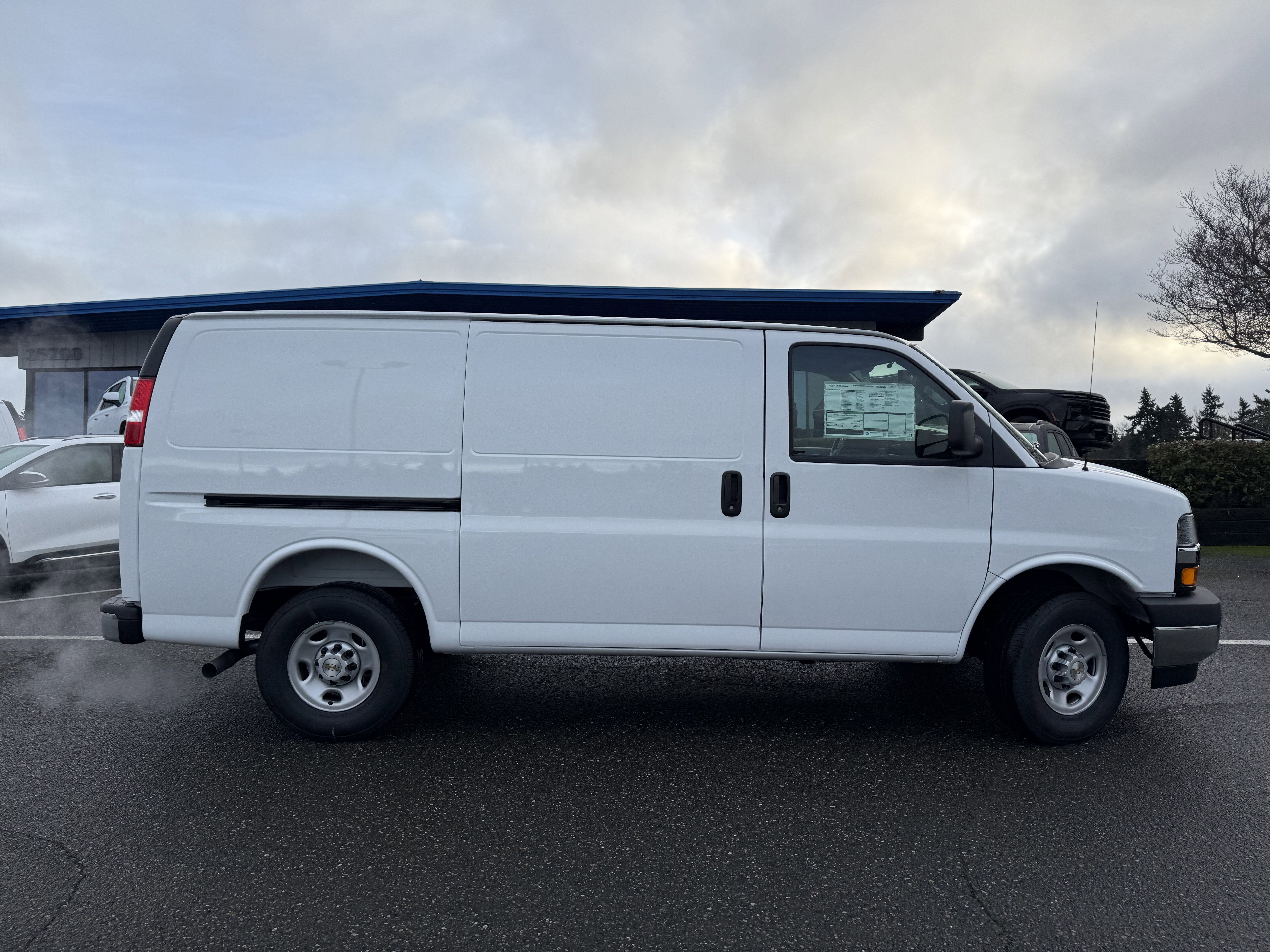 2025 Chevrolet Express Cargo 2500 WT