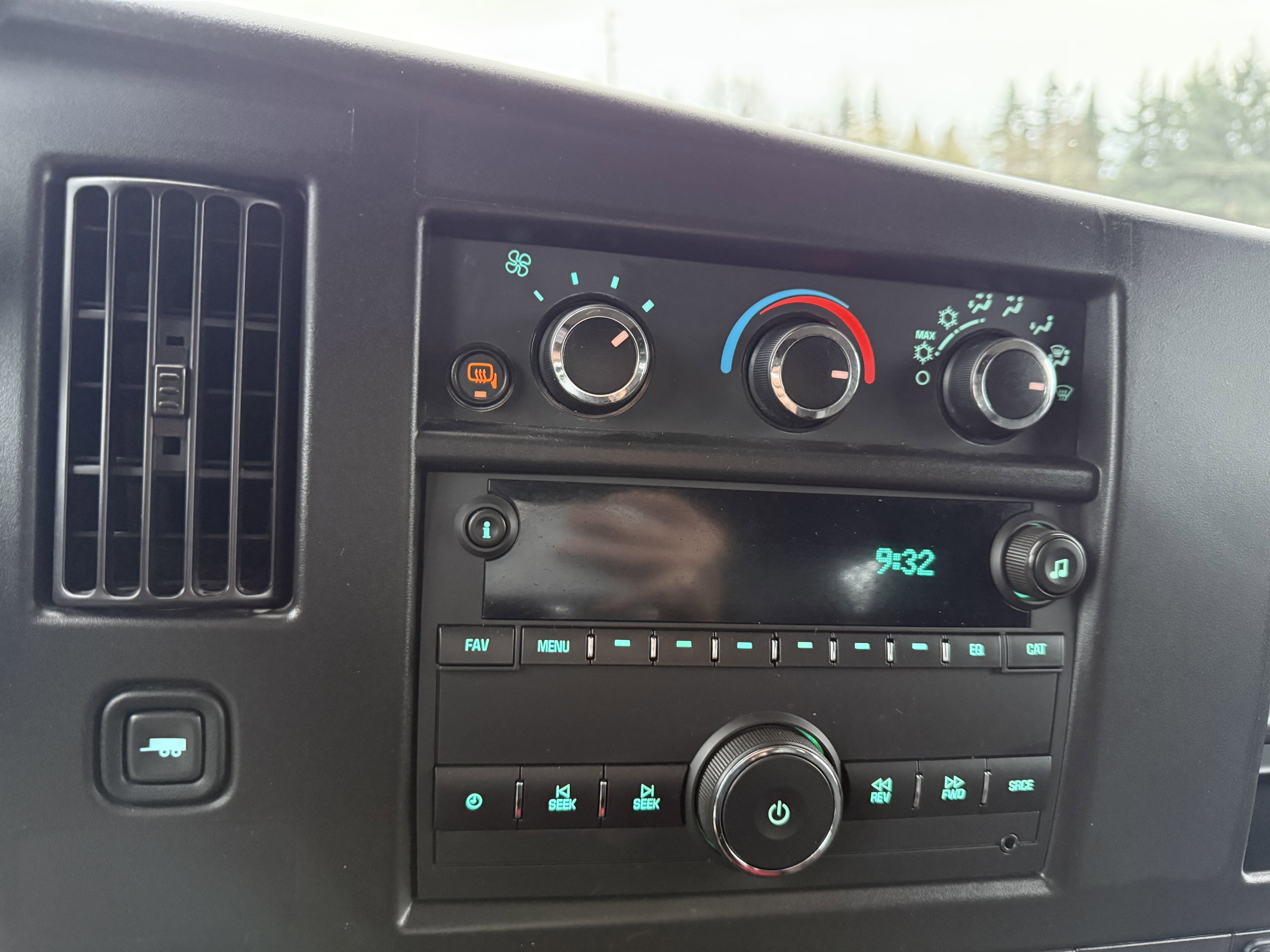 2024 Chevrolet Express Cargo 2500 WT