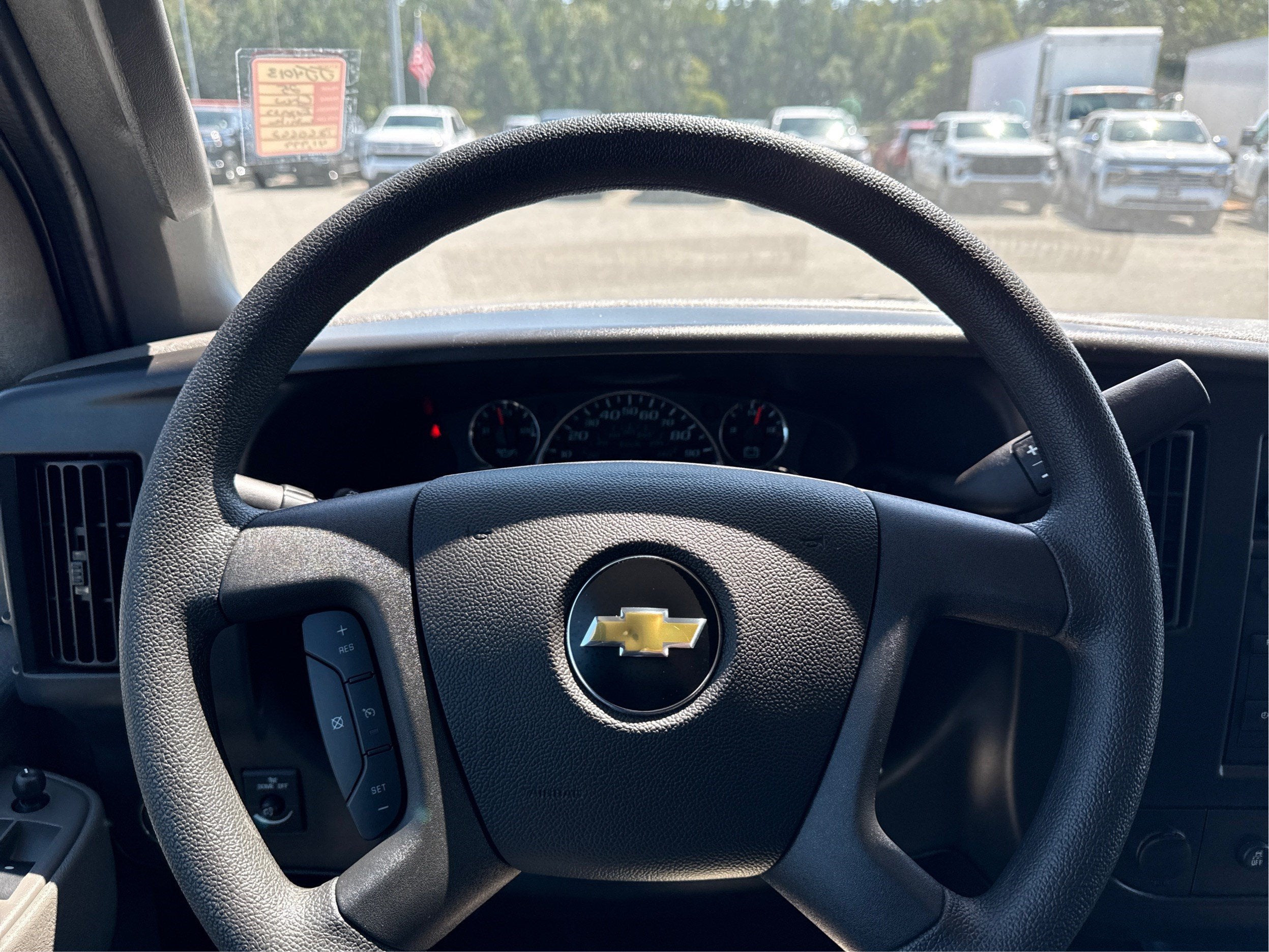 2025 Chevrolet Express Cargo WT
