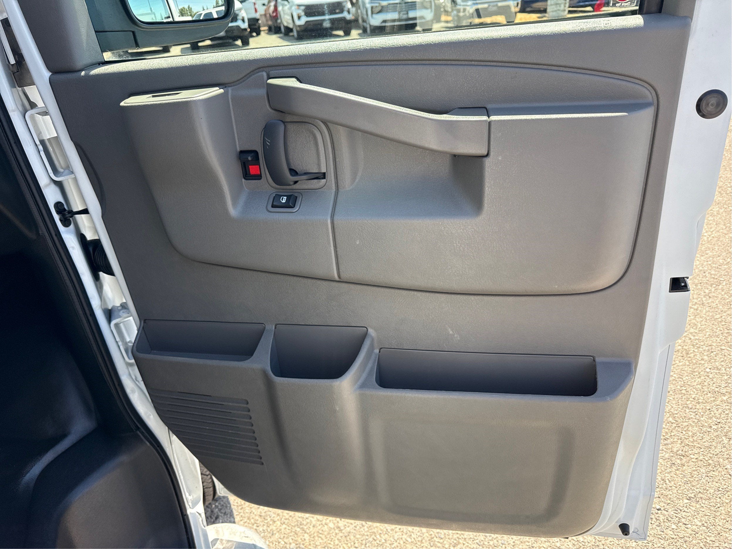2025 Chevrolet Express Cargo WT