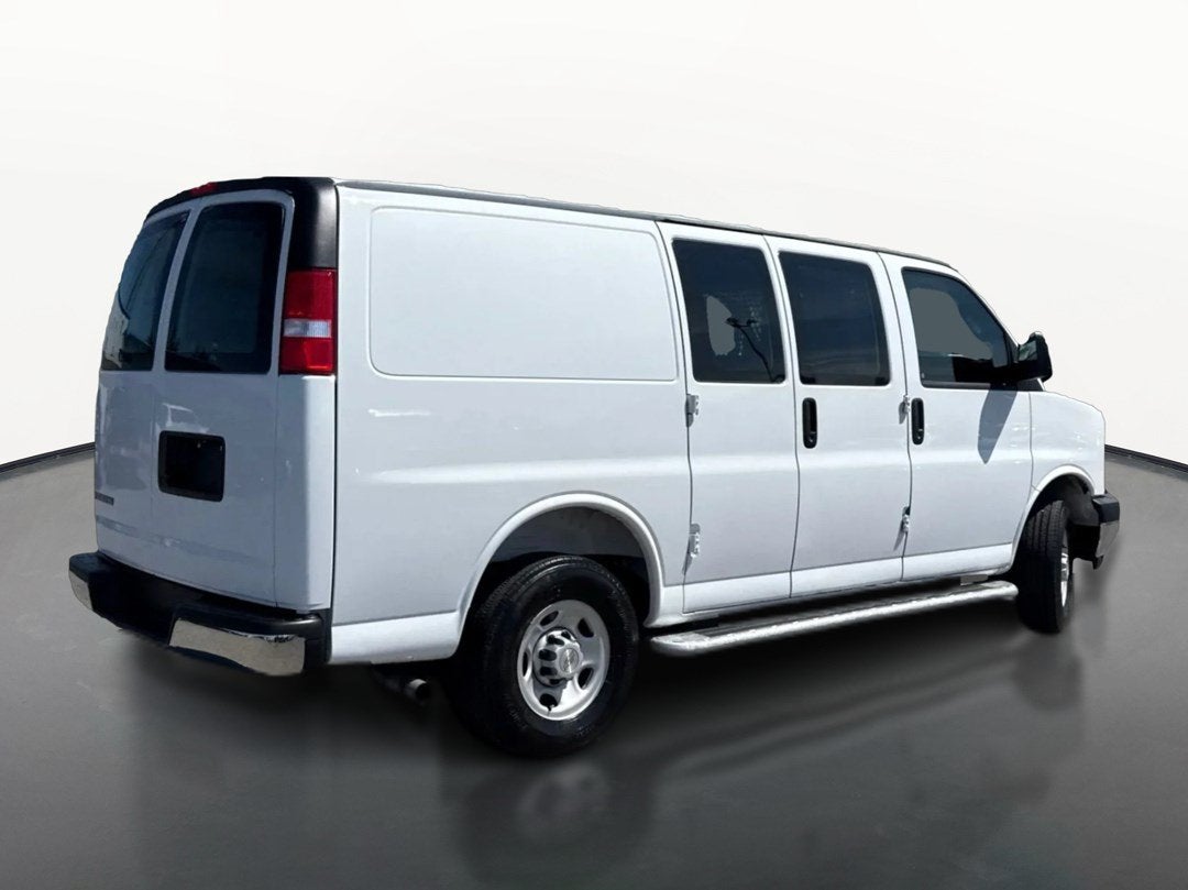 2025 Chevrolet Express Cargo WT