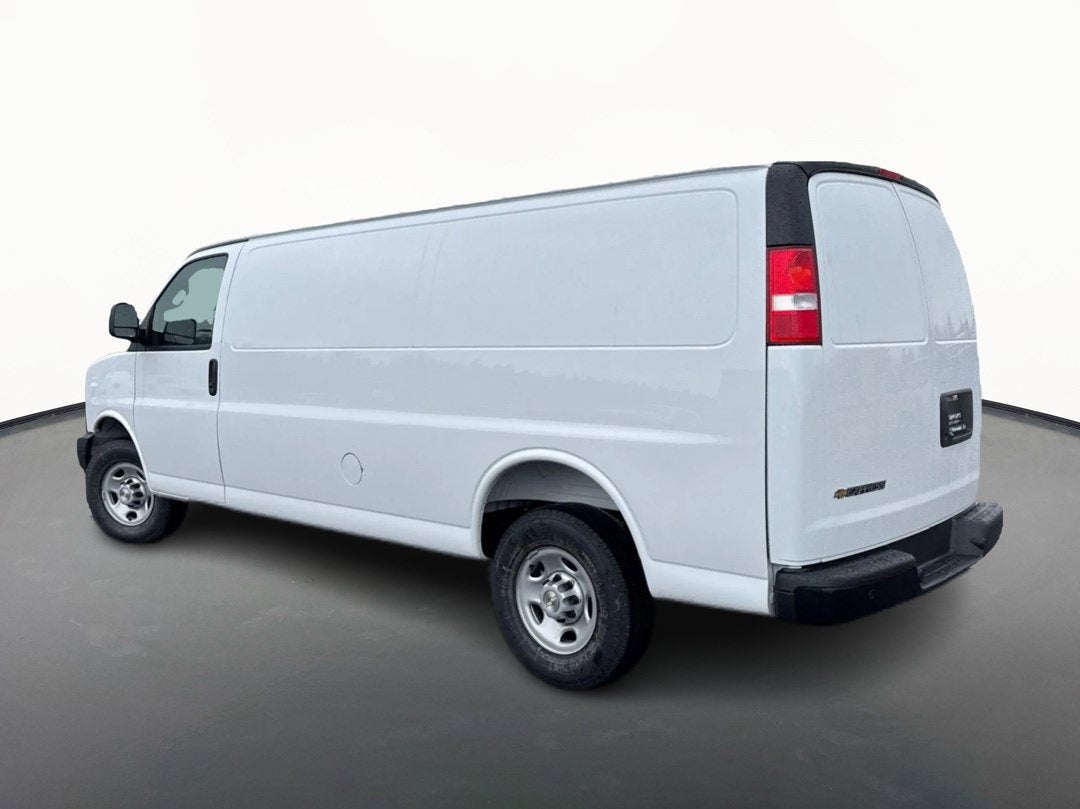 2025 Chevrolet Express Cargo WT