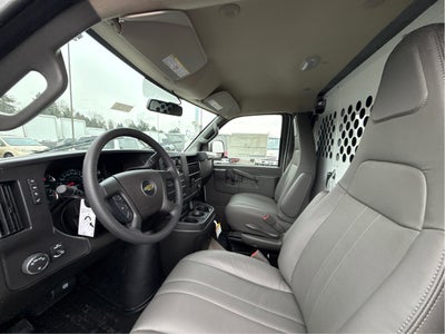 2025 Chevrolet Express Cargo WT