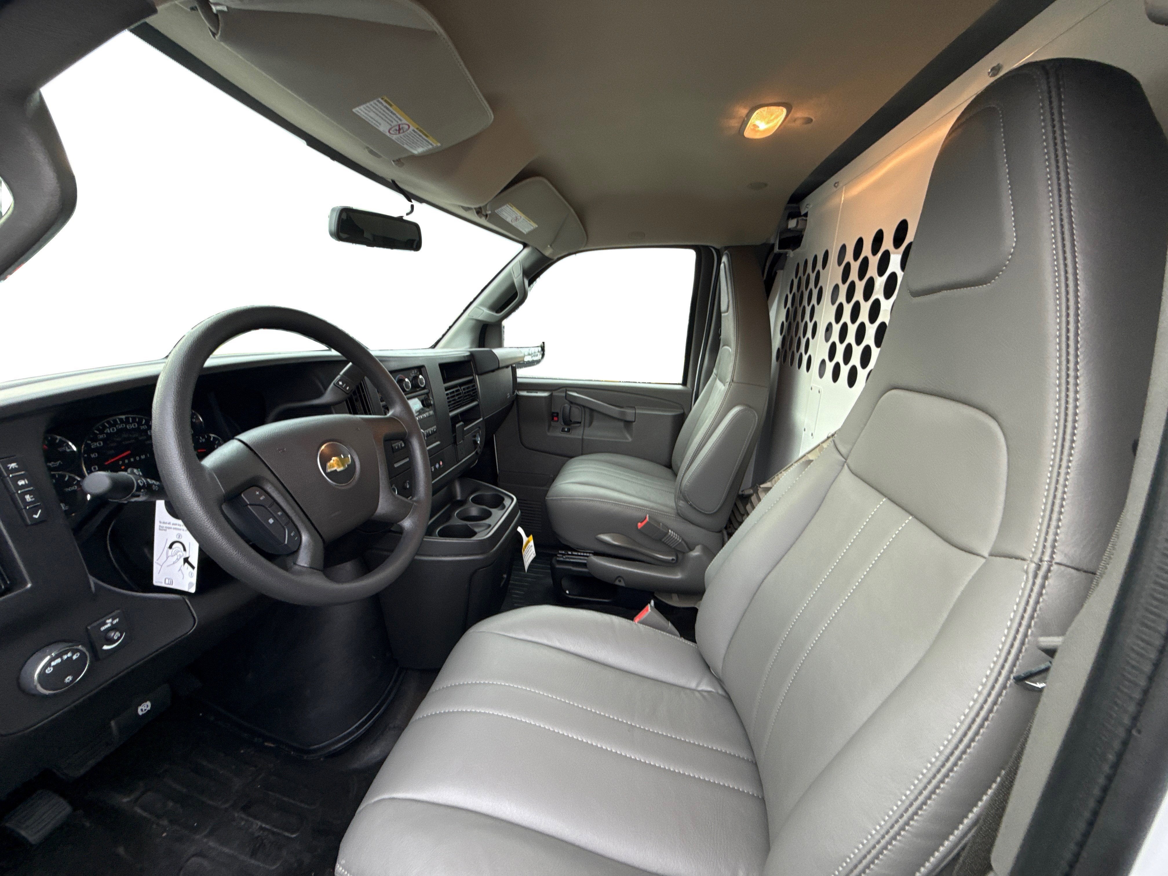 2025 Chevrolet Express Cargo WT