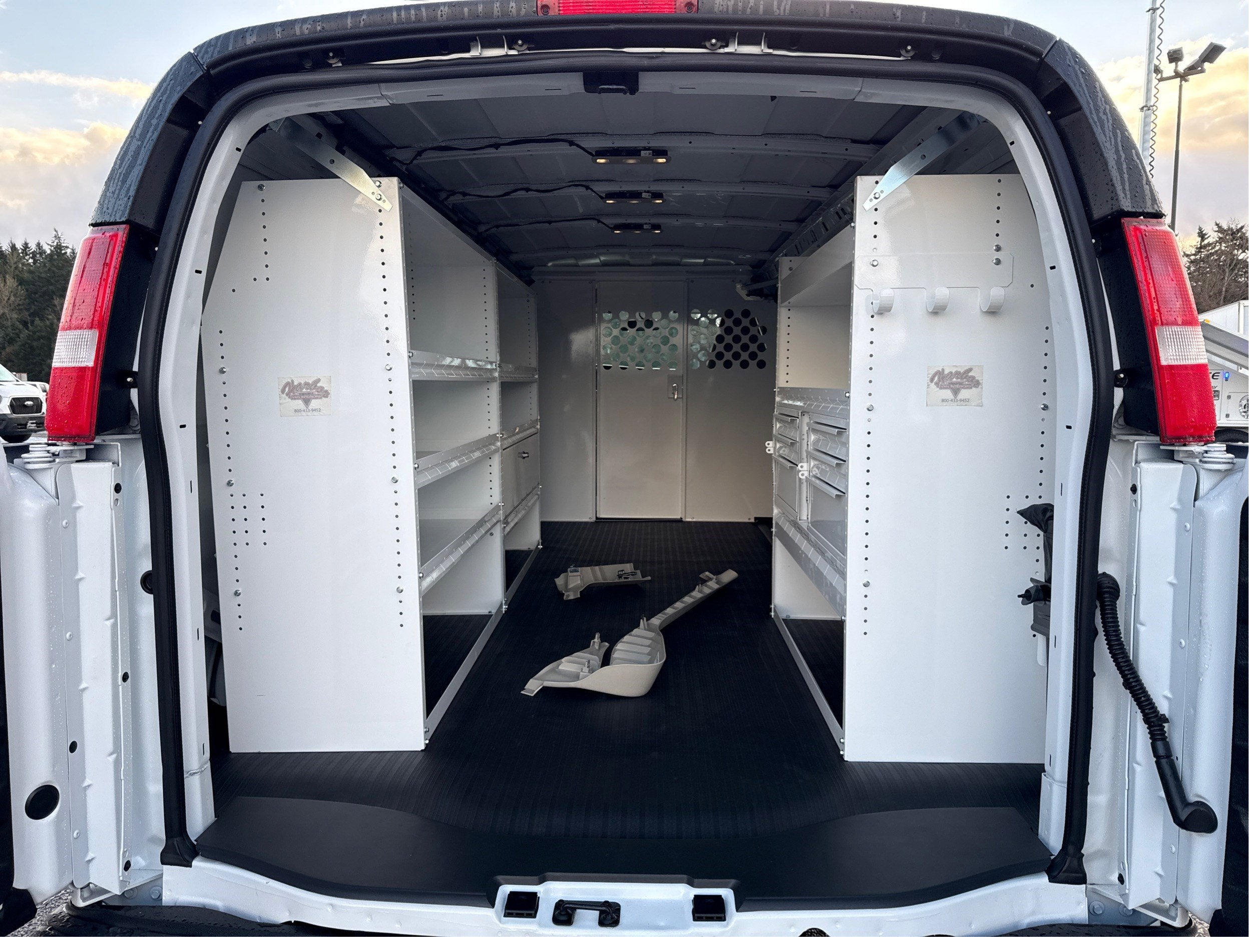 2025 Chevrolet Express Cargo WT