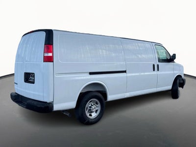 2025 Chevrolet Express Cargo WT