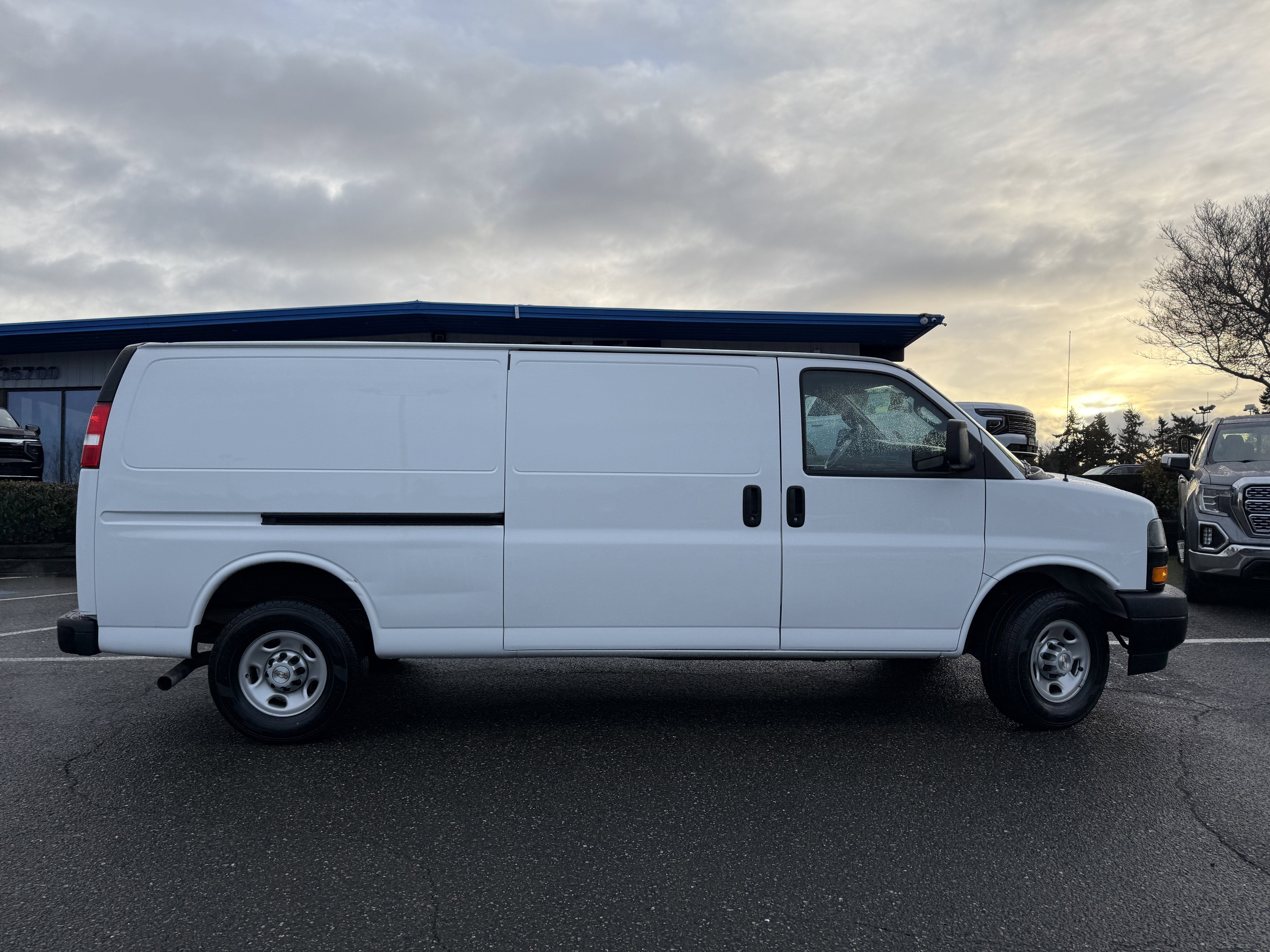 2023 Chevrolet Express Cargo 2500 WT