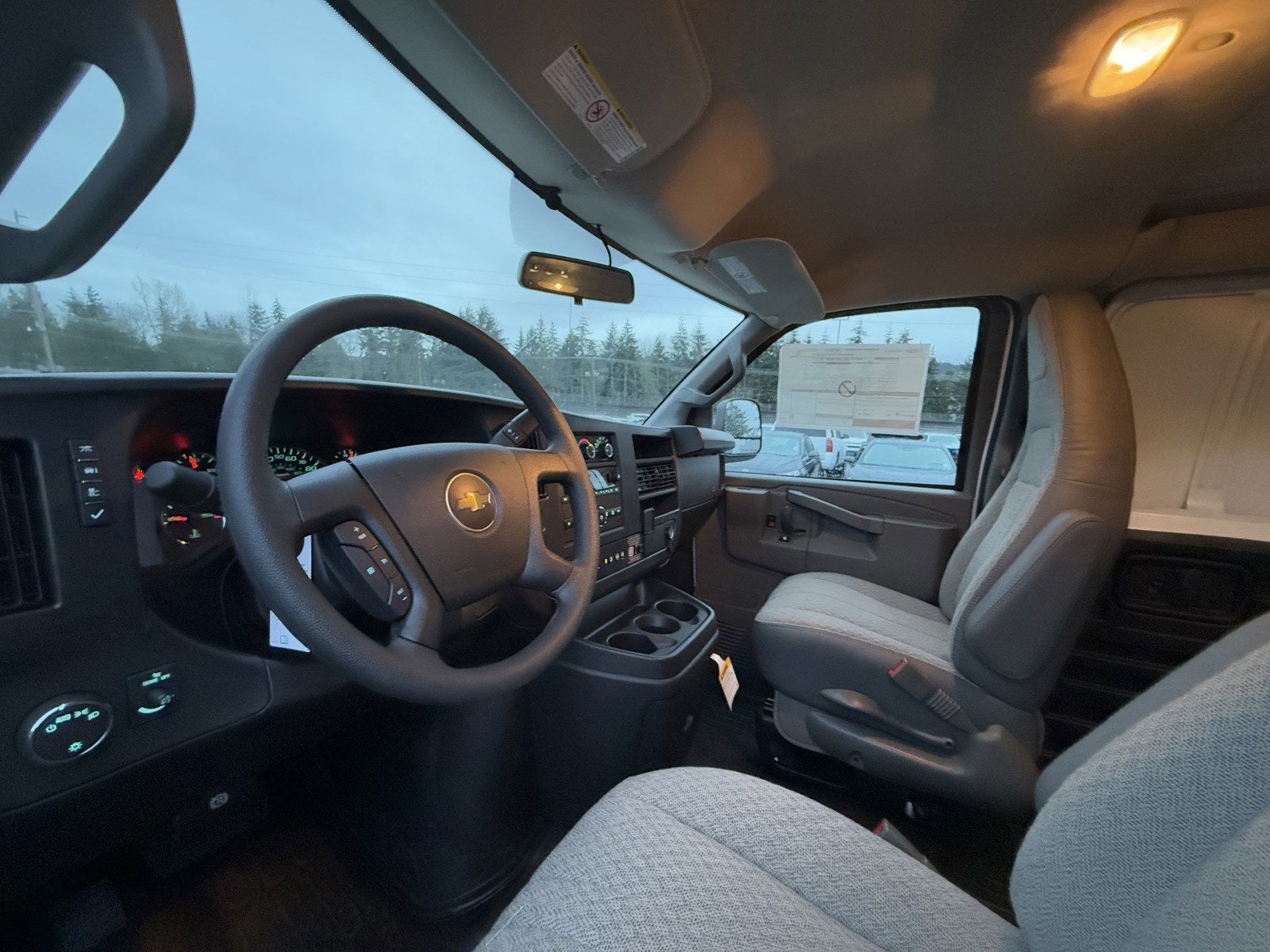 2025 Chevrolet Express Cargo 3500 WT