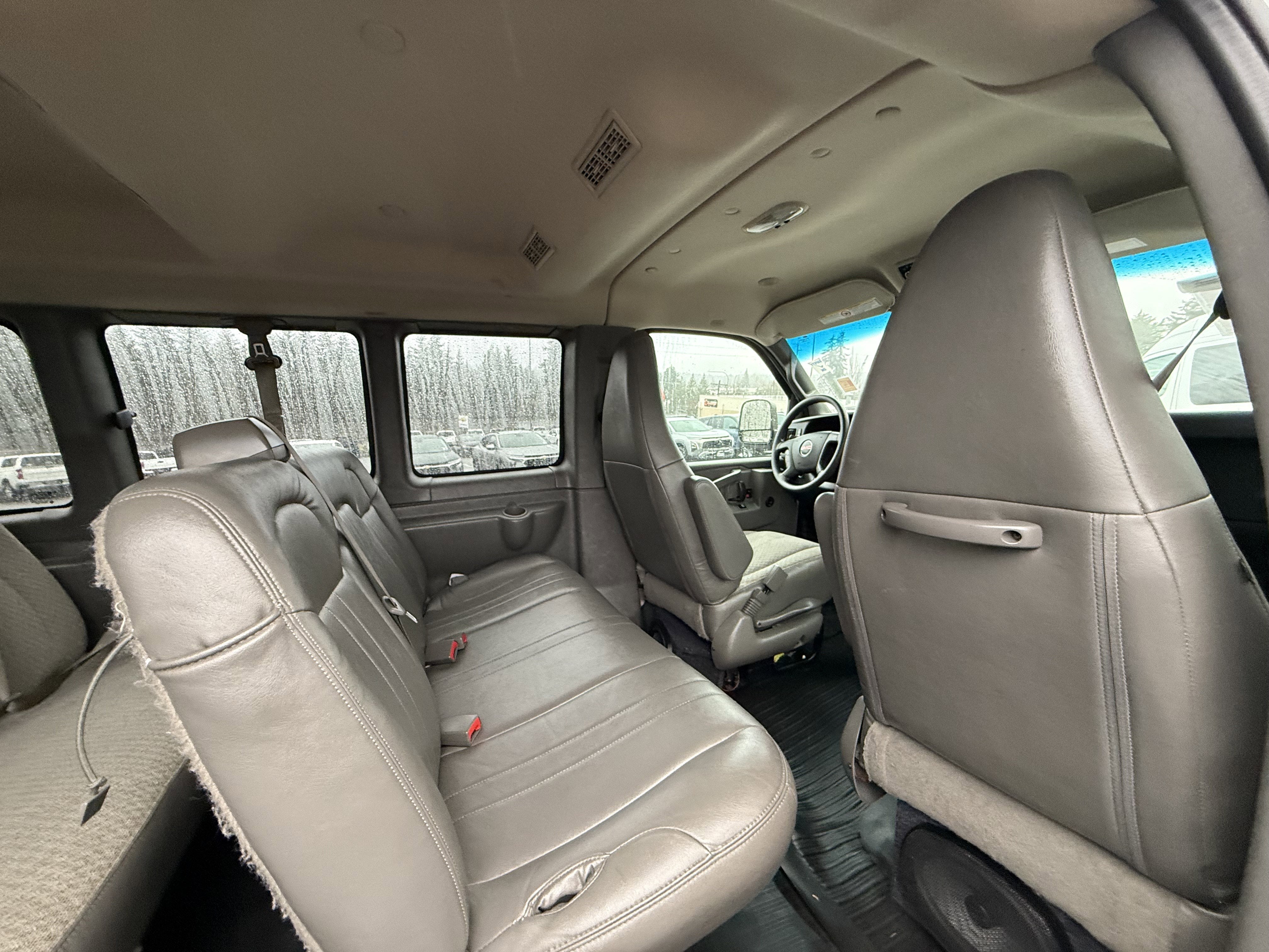 2018 GMC Savana Passenger 3500 LT