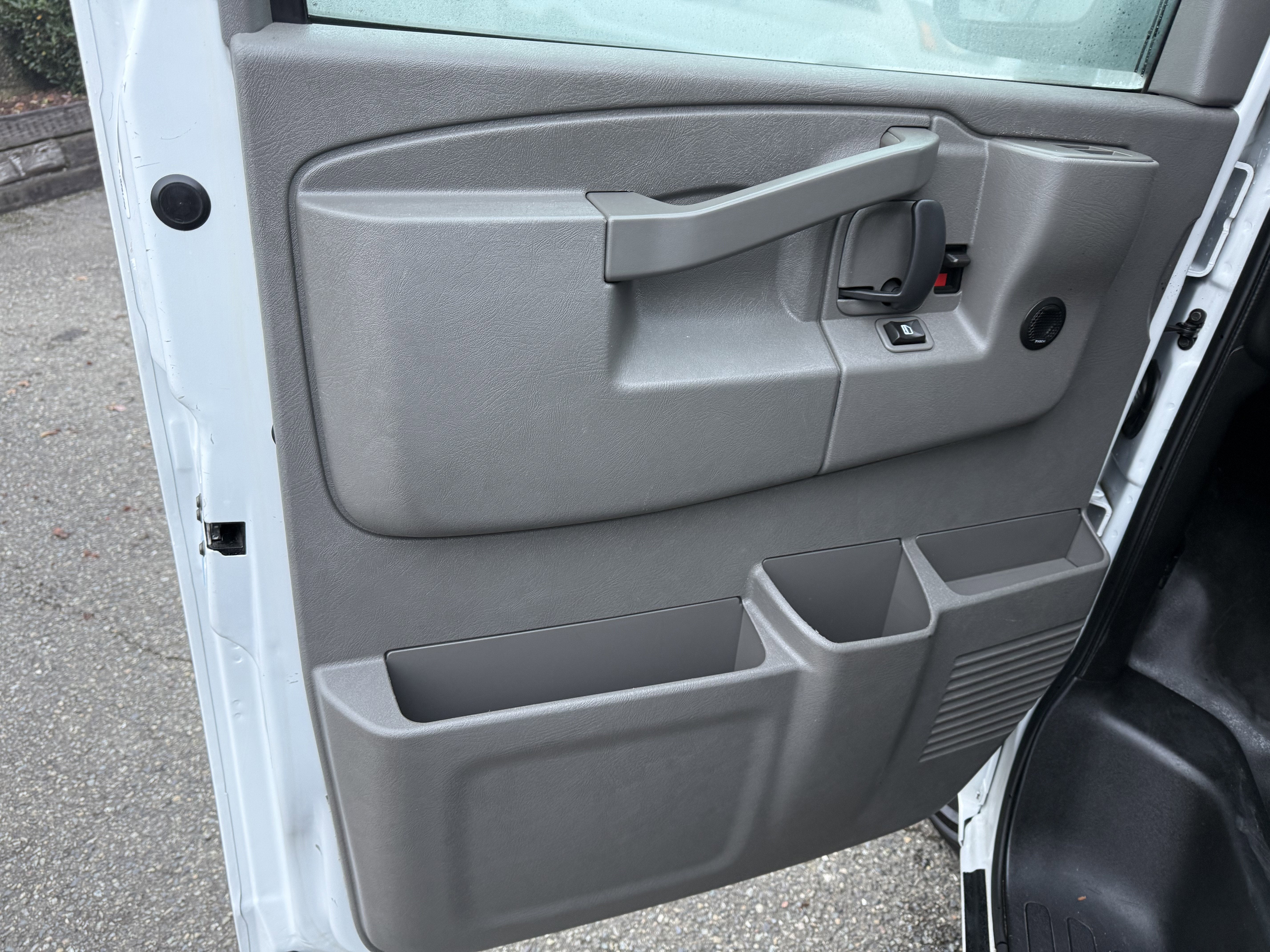 2018 GMC Savana Passenger 3500 LT