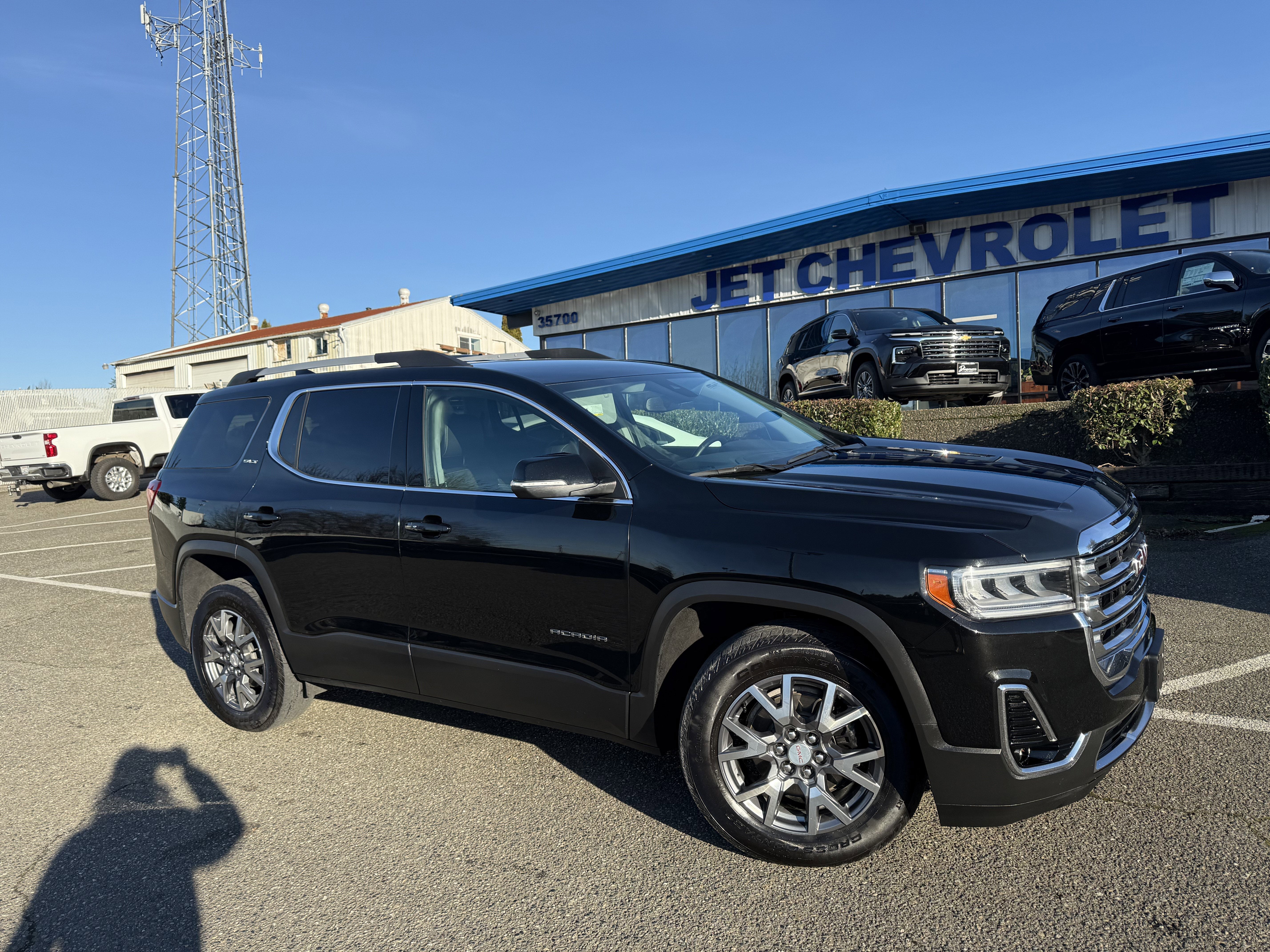 2023 GMC Acadia SLT