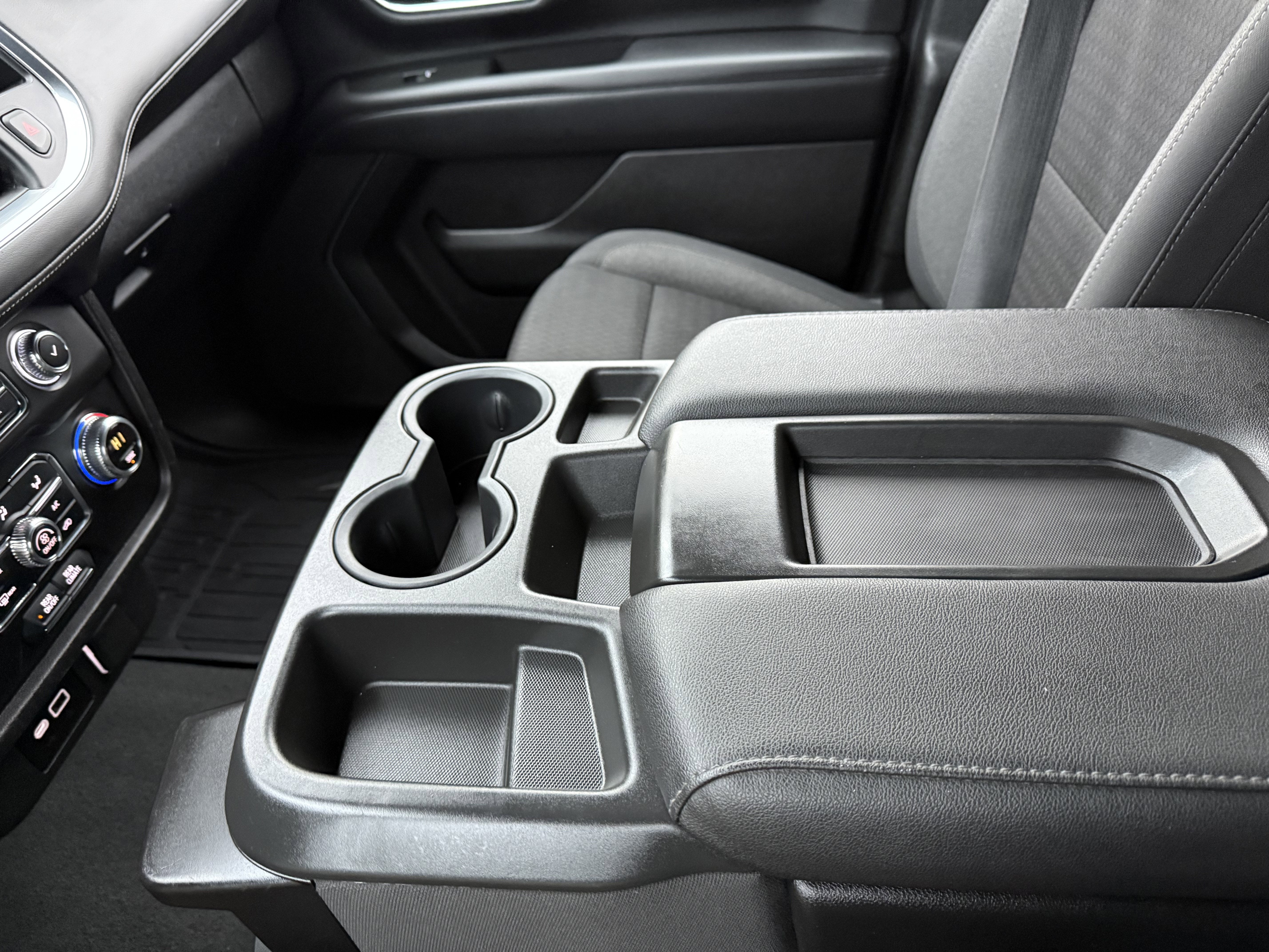 2022 GMC Yukon XL SLE