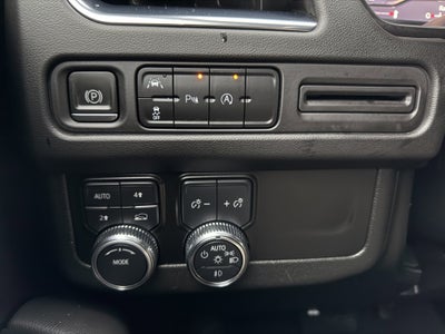 2023 GMC Yukon XL SLE