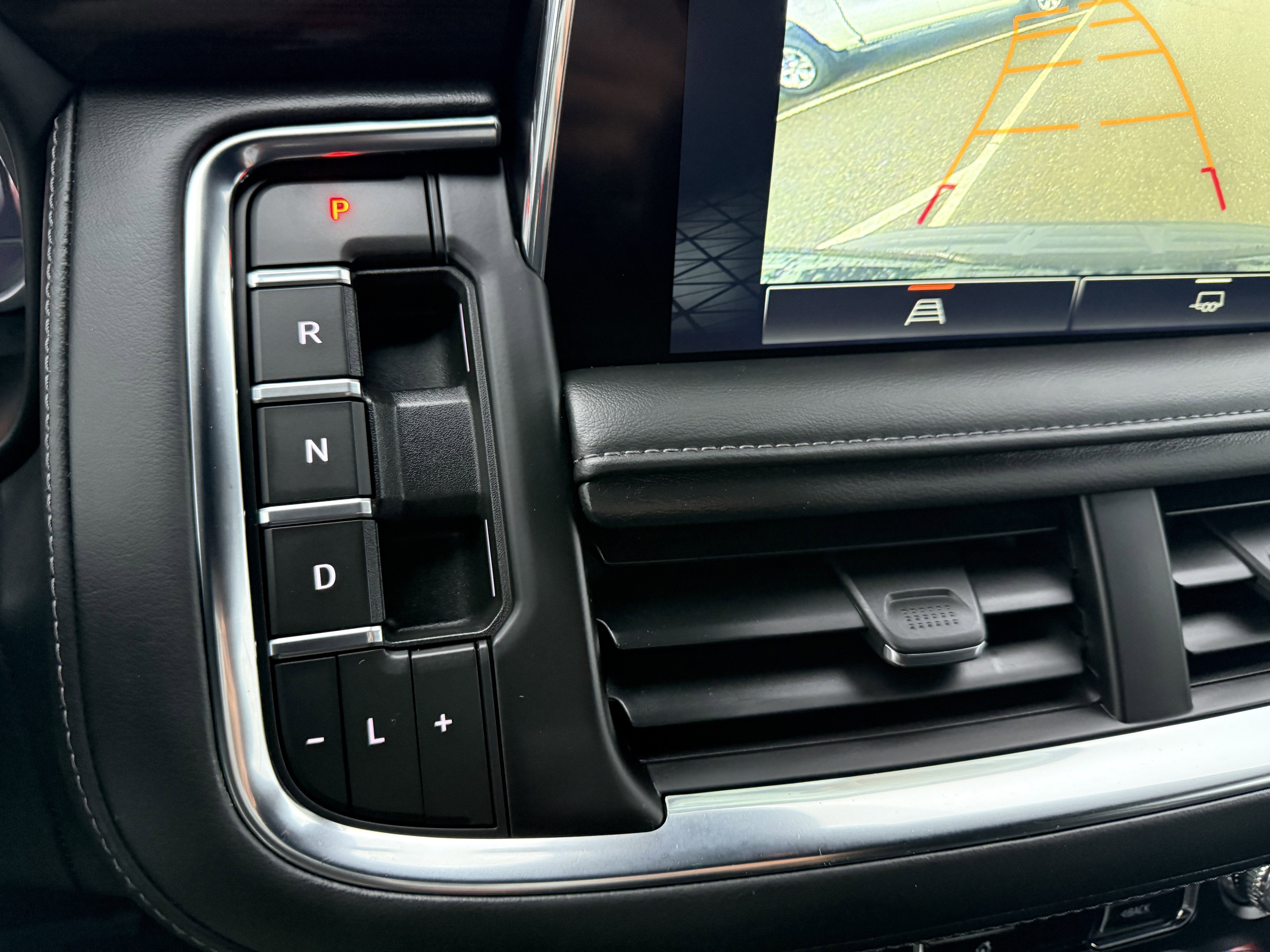 2023 GMC Yukon XL SLE