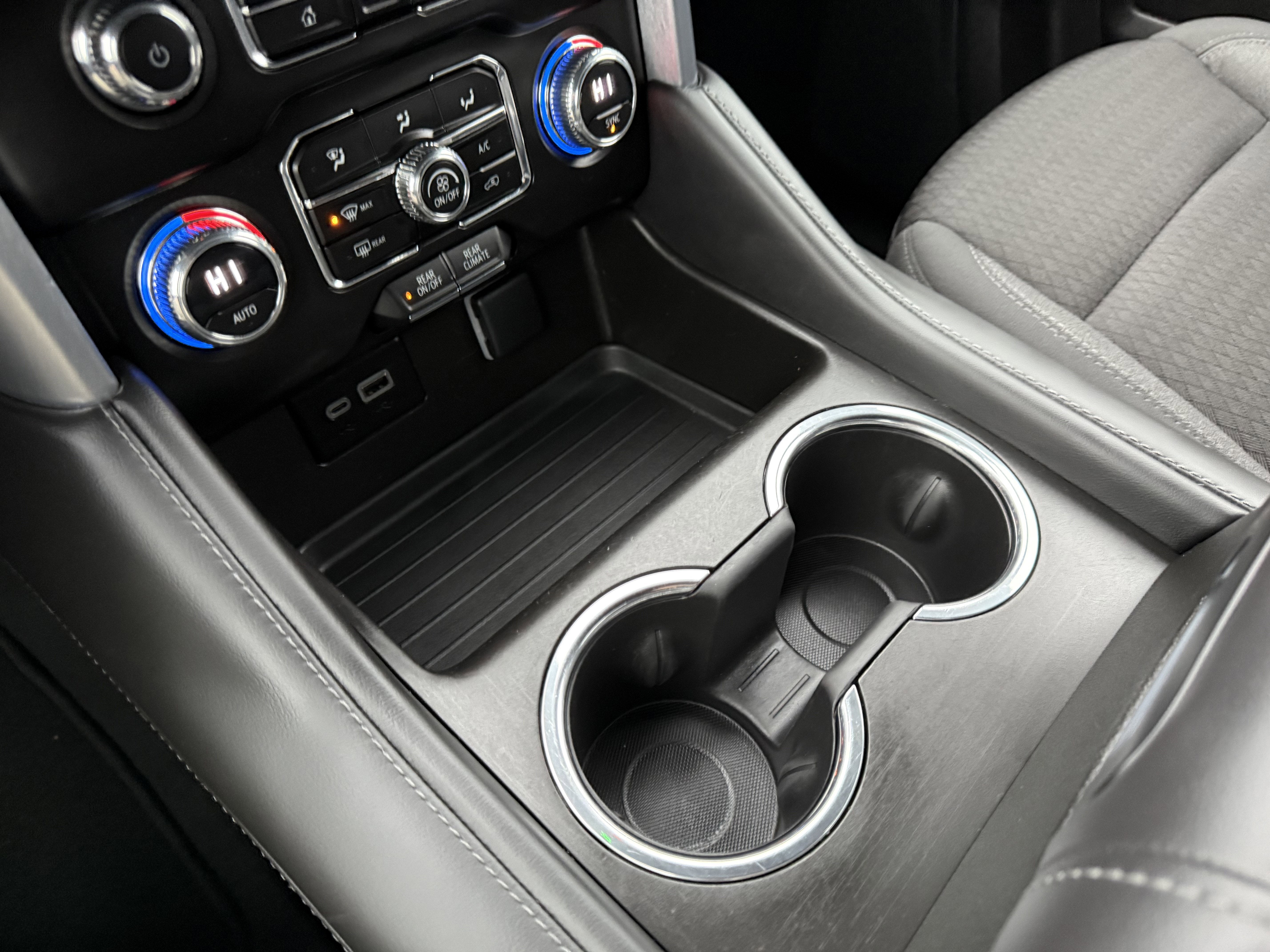 2023 GMC Yukon XL SLE