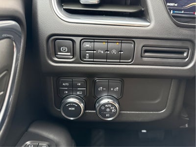 2024 GMC Yukon XL SLE