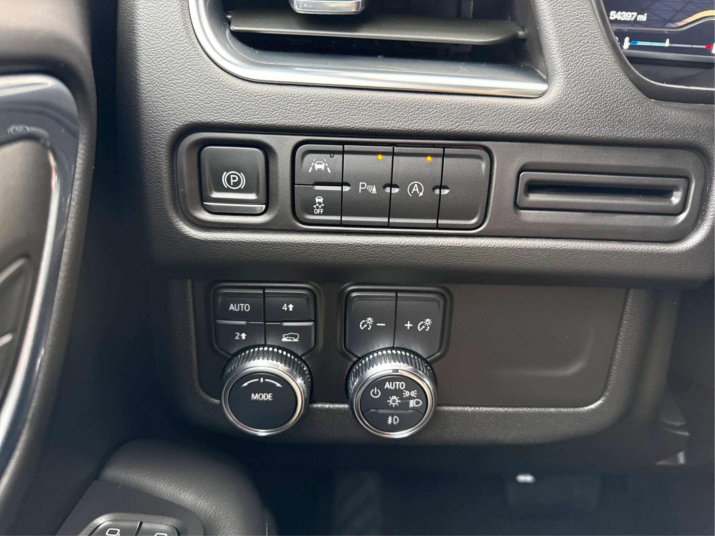 2024 GMC Yukon XL SLE