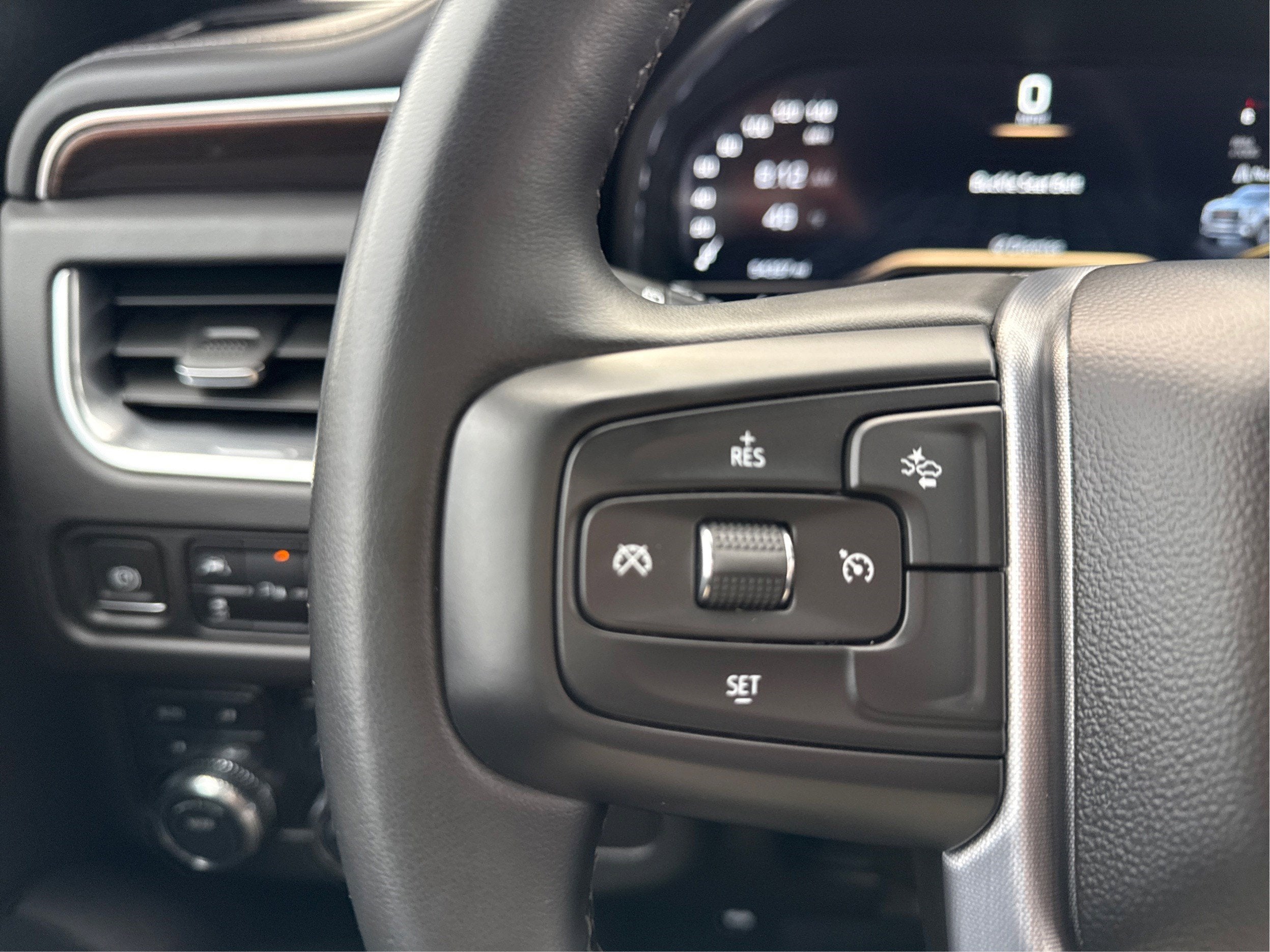 2024 GMC Yukon XL SLE
