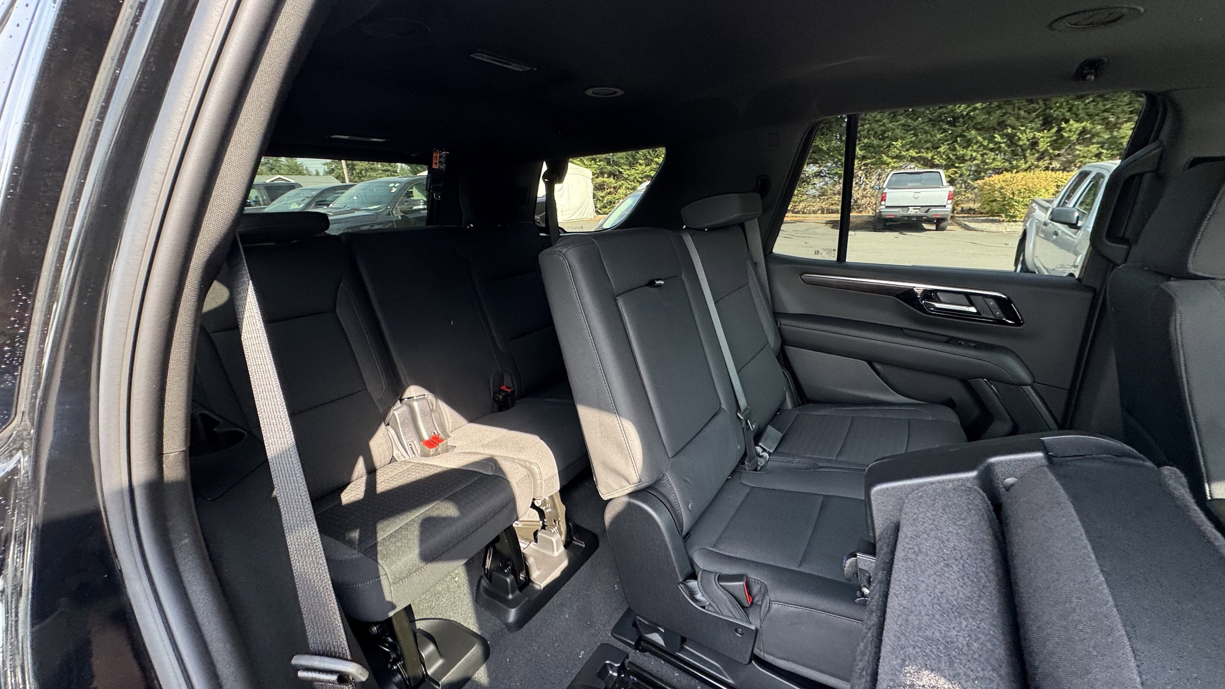 2025 Chevrolet Tahoe LS