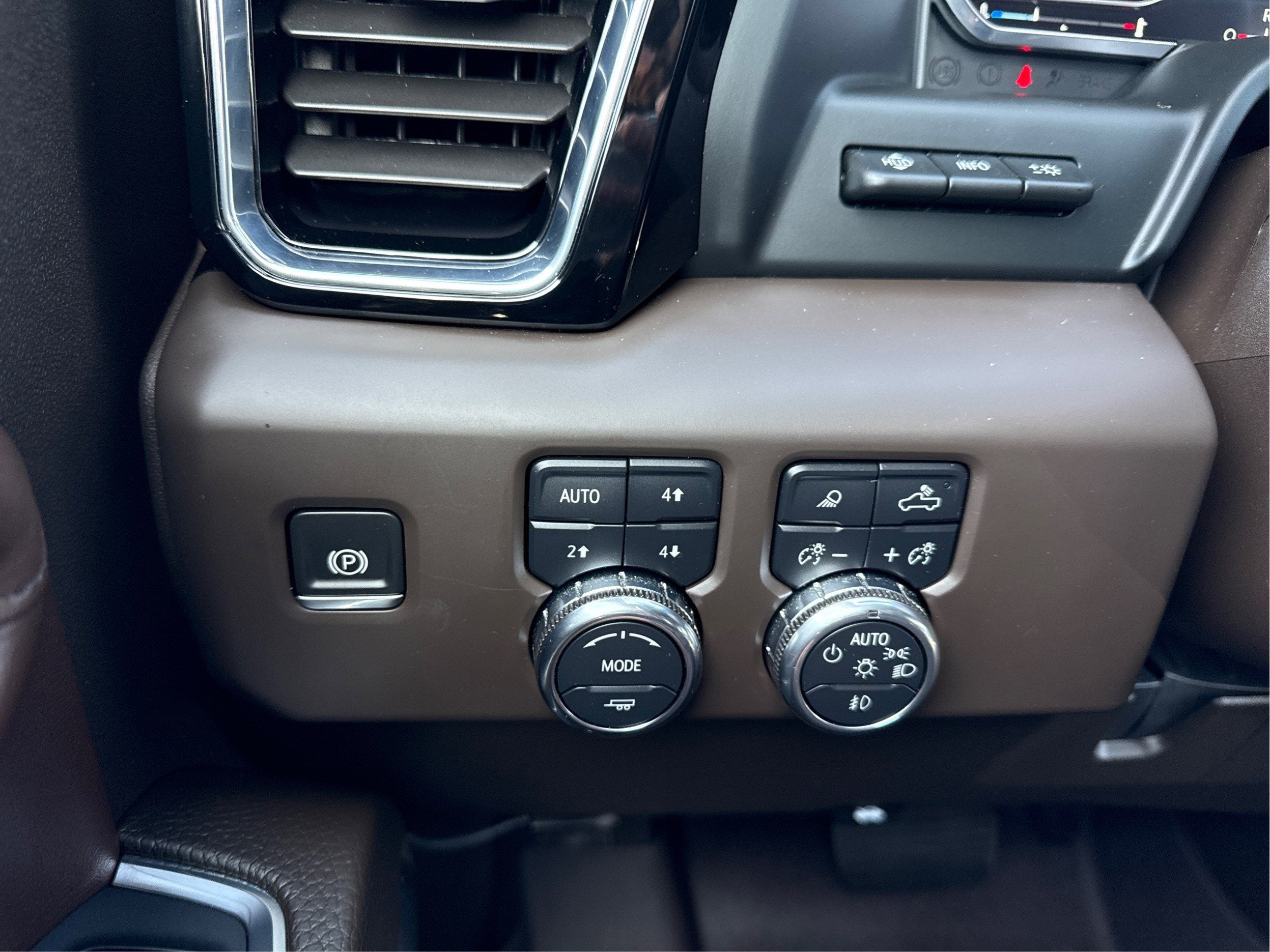 2024 GMC Sierra 3500 HD Denali