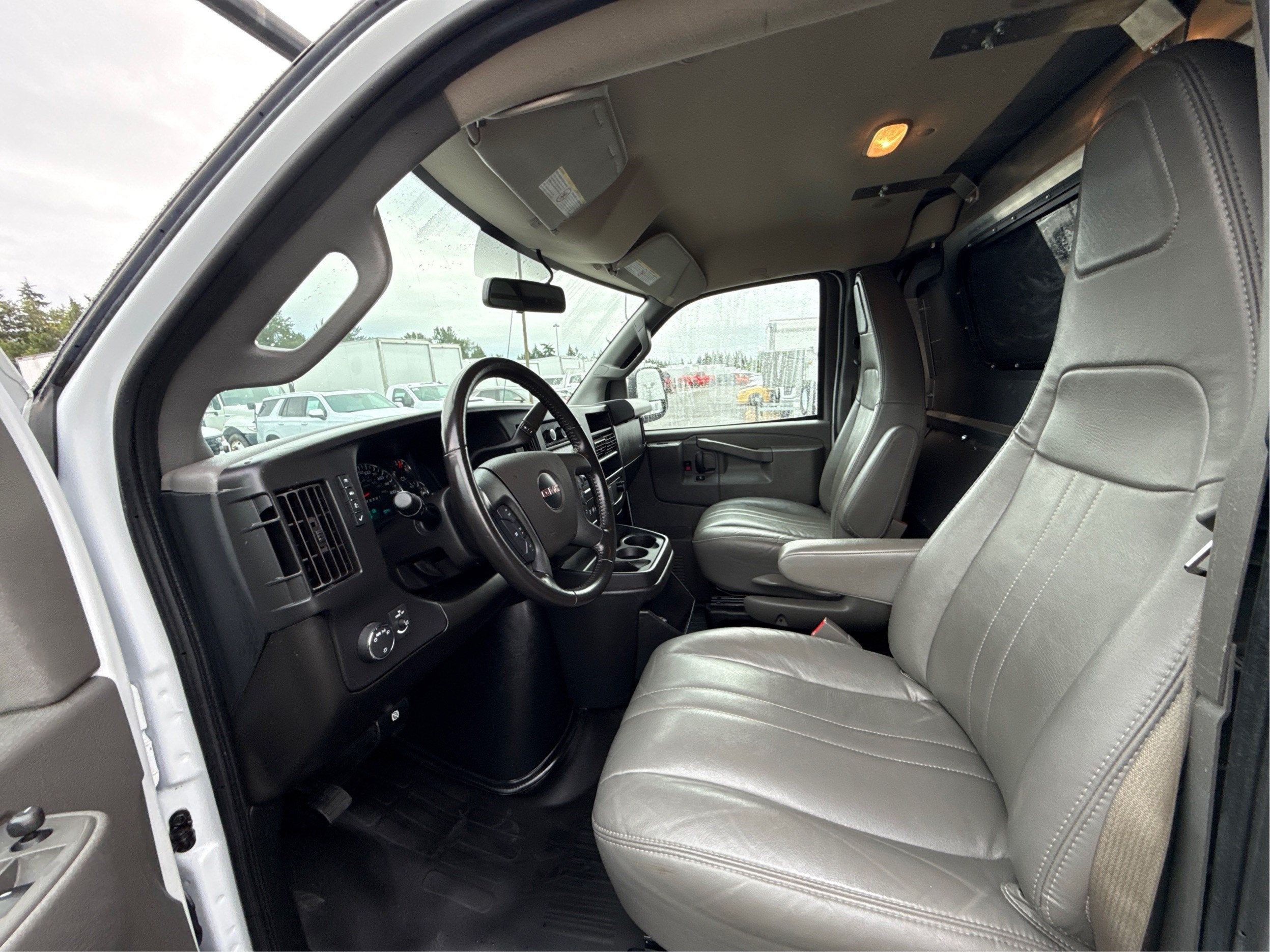 2023 GMC Savana Cargo 2500 Work Van