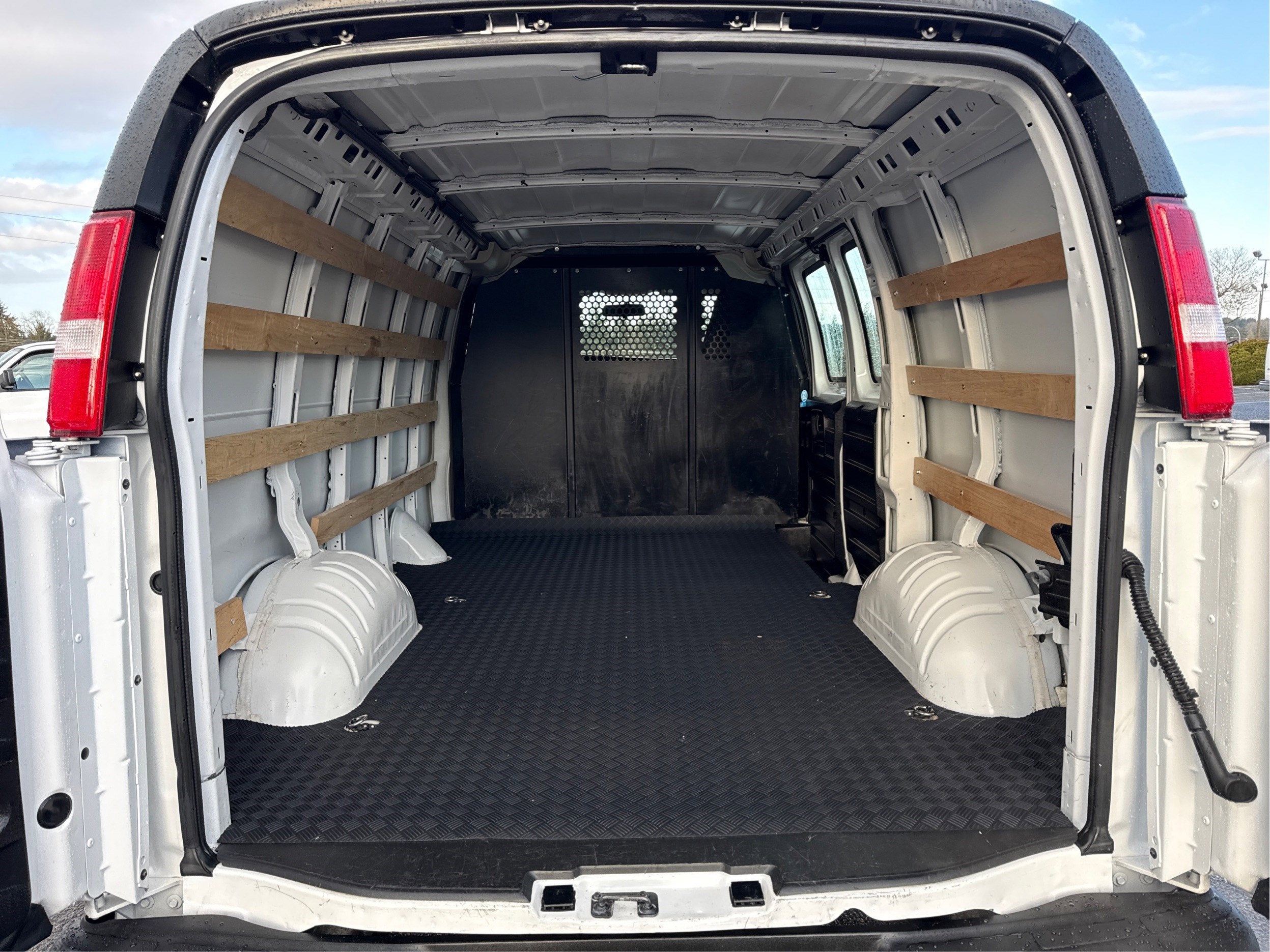 2024 GMC Savana Cargo 2500 Work Van