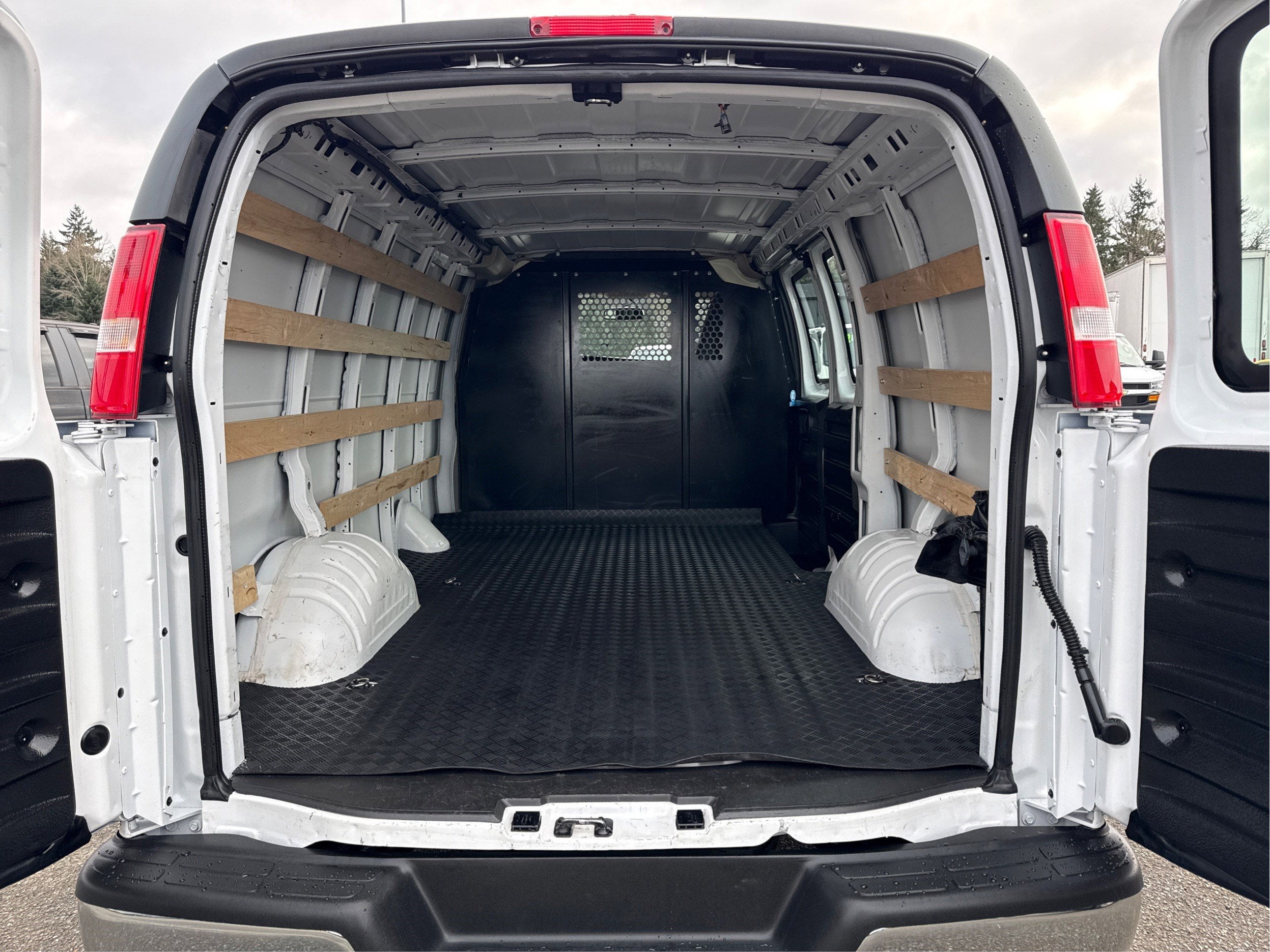 2024 GMC Savana Cargo 2500 Work Van