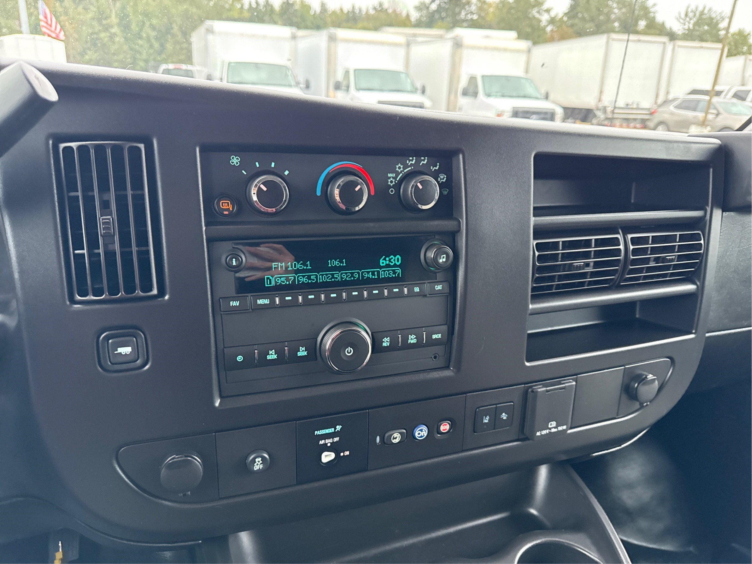 2024 GMC Savana Cargo 3500 Work Van
