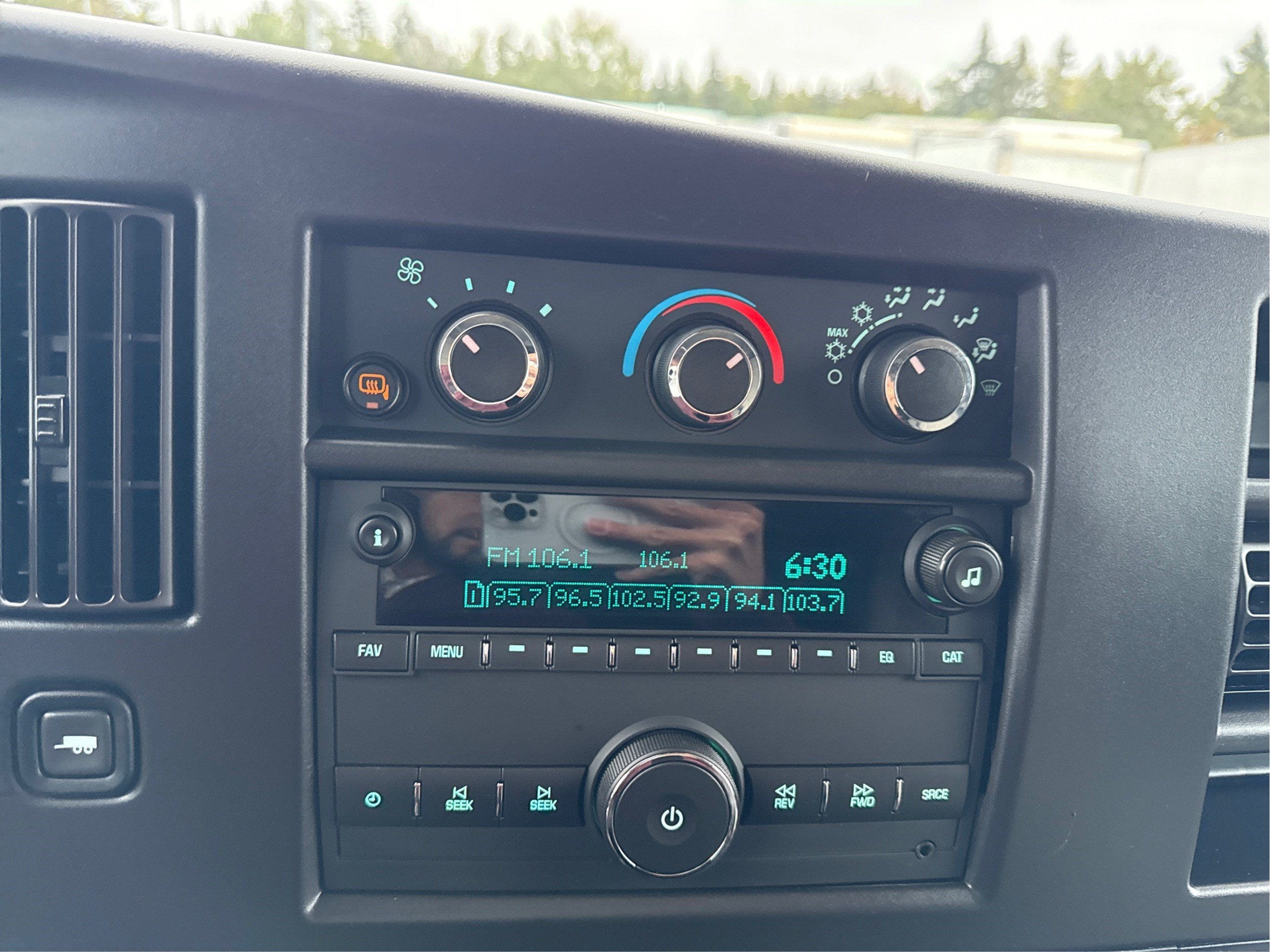 2024 GMC Savana Cargo 3500 Work Van