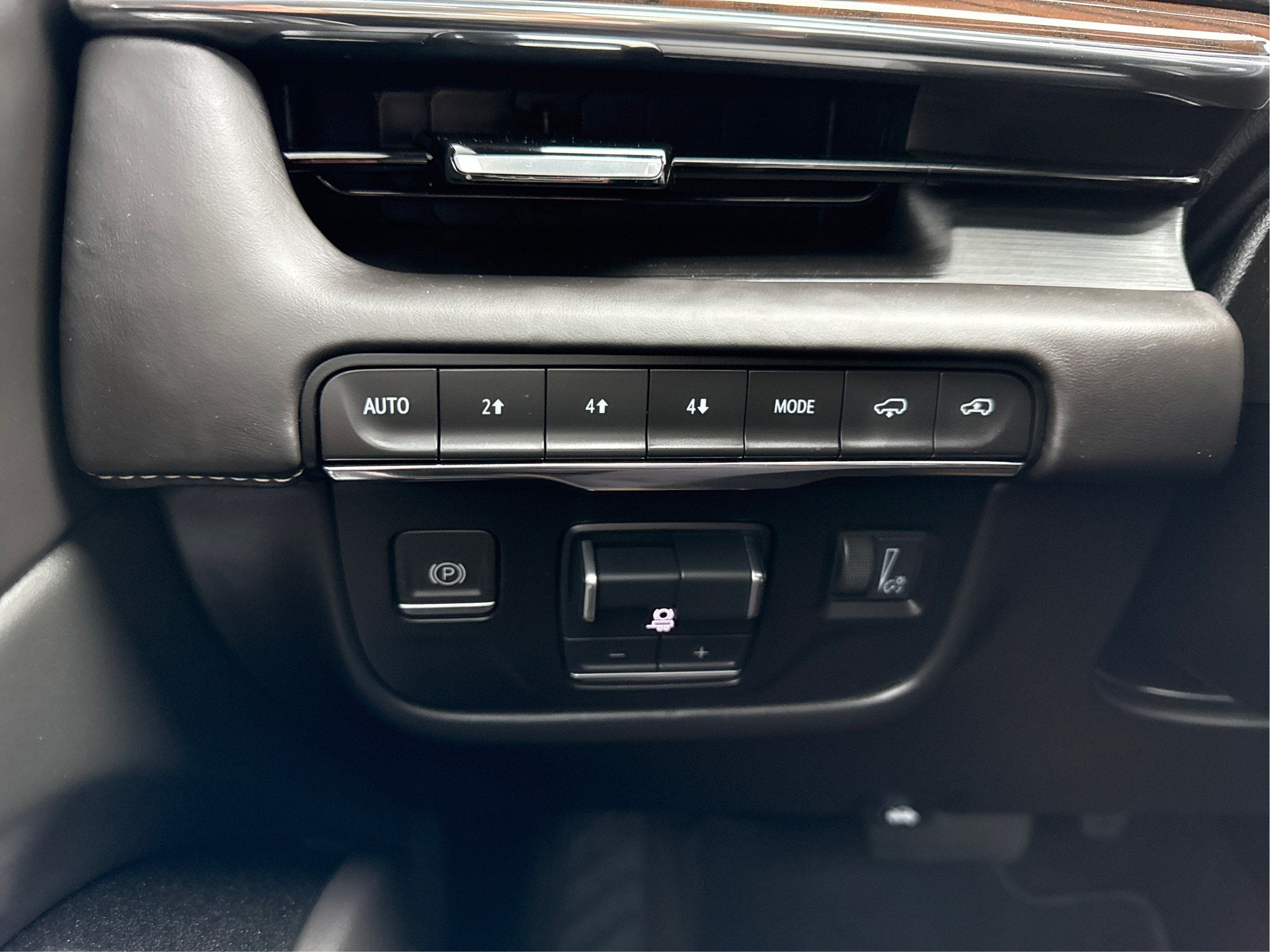 2023 Cadillac Escalade 4WD Sport Platinum