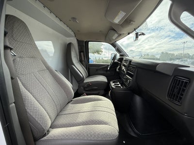 2025 Chevrolet Express Cutaway 3500 1WT